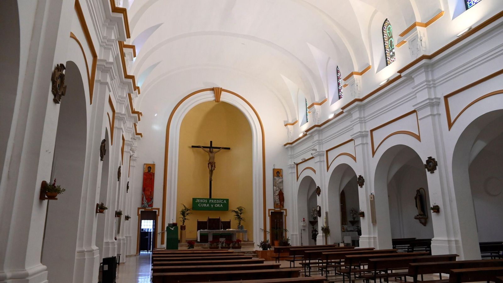 Interior de la iglesia de las Margaritas.