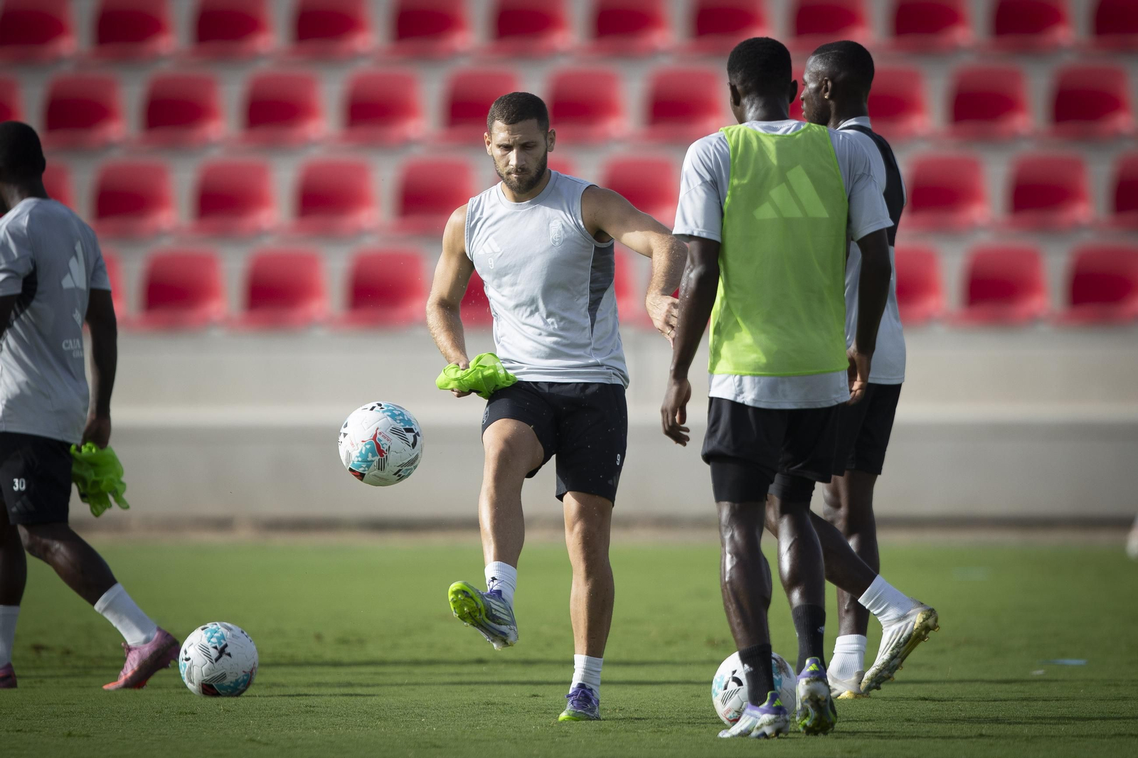 Las imágenes del entrenamiento del Granada CF