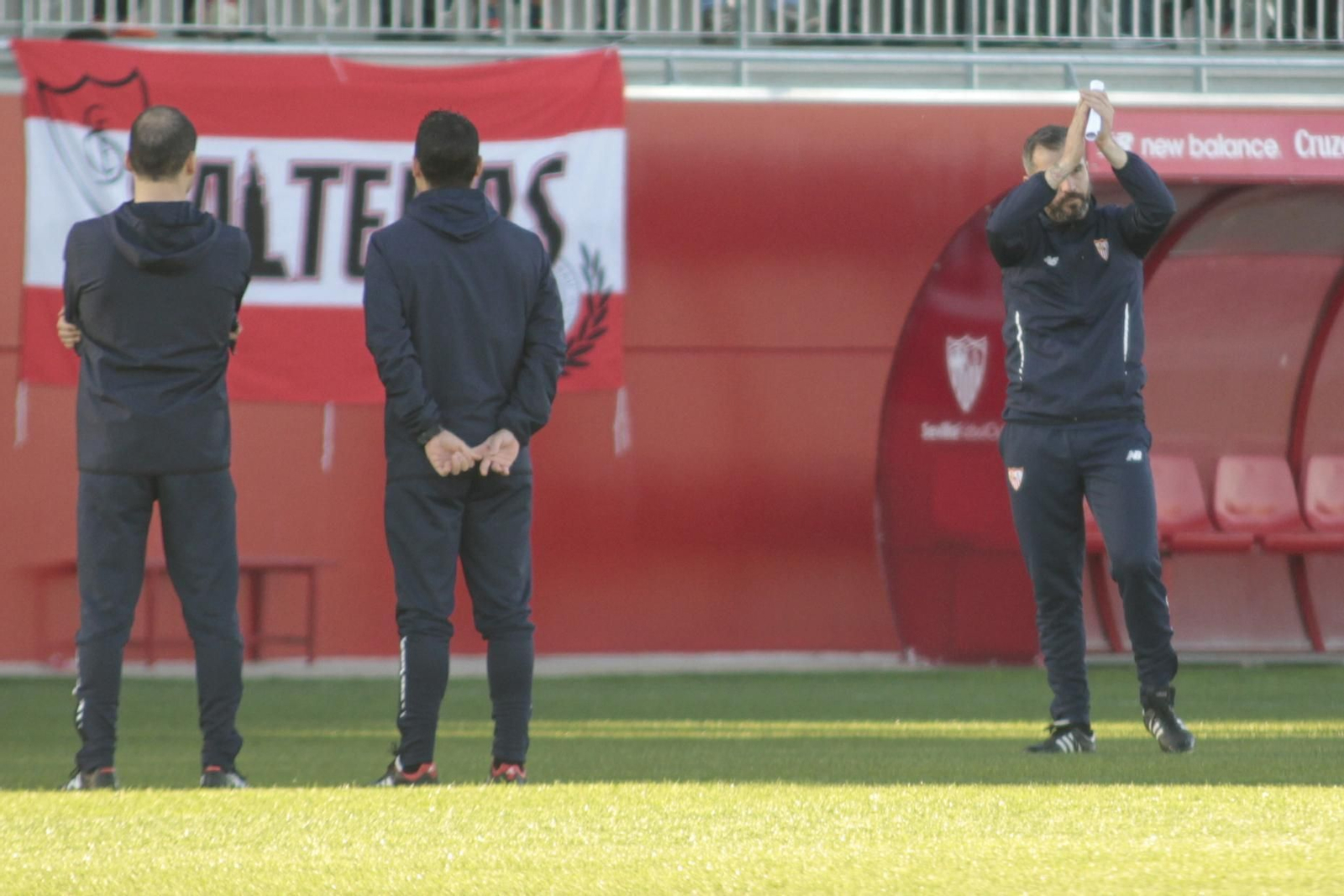 El entrenamiento del Sevilla a puerta abierta
