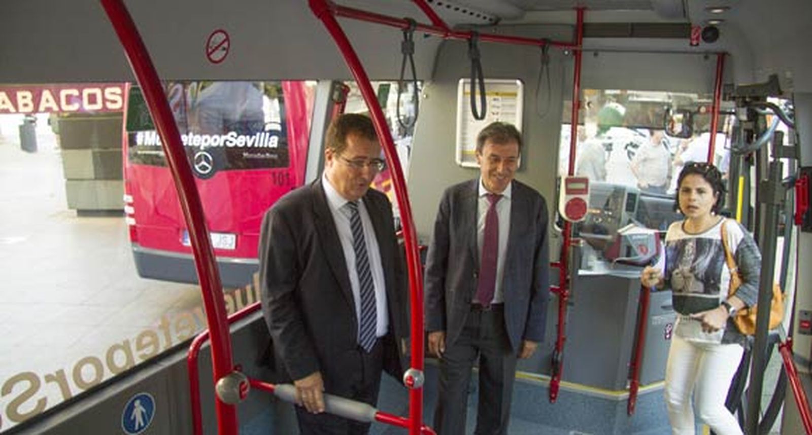 Tussam renueva la línea C5 con dos nuevos microbuses