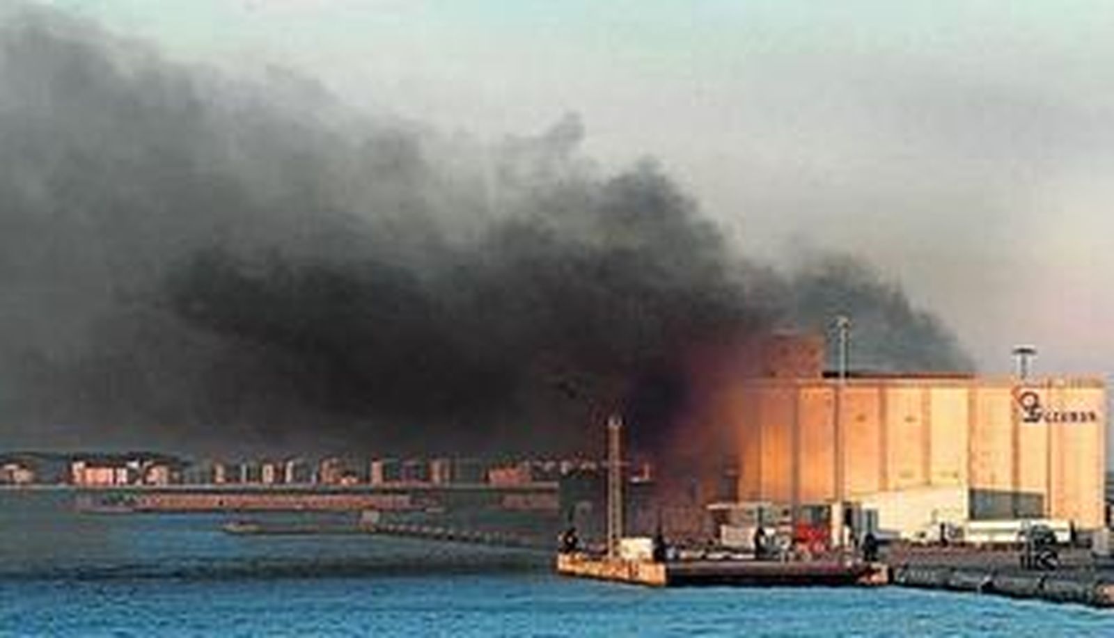 El humo tardó varios días en desaparecer por completo.