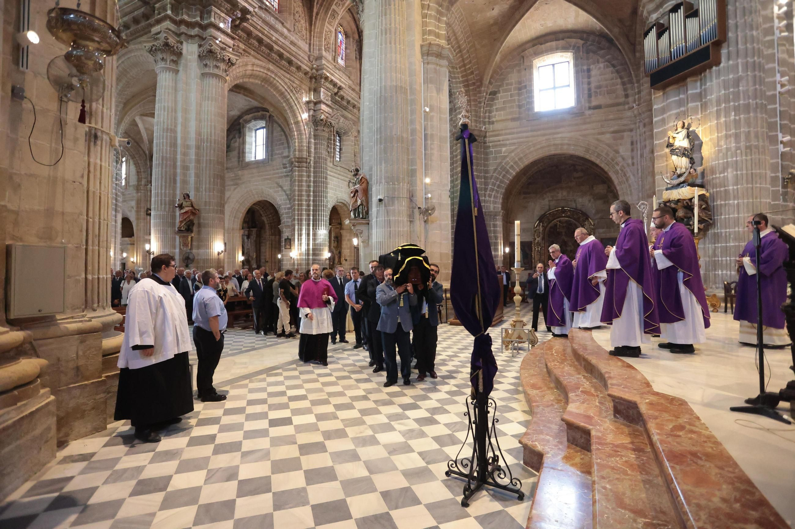 El funeral del periodista Andrés Luis Cañadas, en imágenes