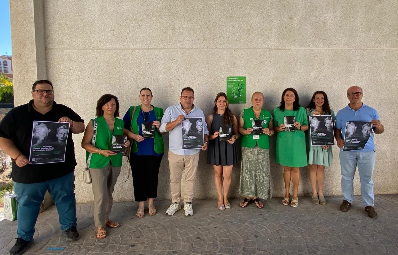 Almuñécar y La Herradura liberan una veintena de espacios municipales  libres de humo