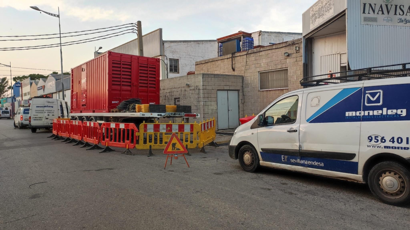 Trabajos en las instalaciones eléctricas del polígono industrial Fadricas de San Fernando, este verano