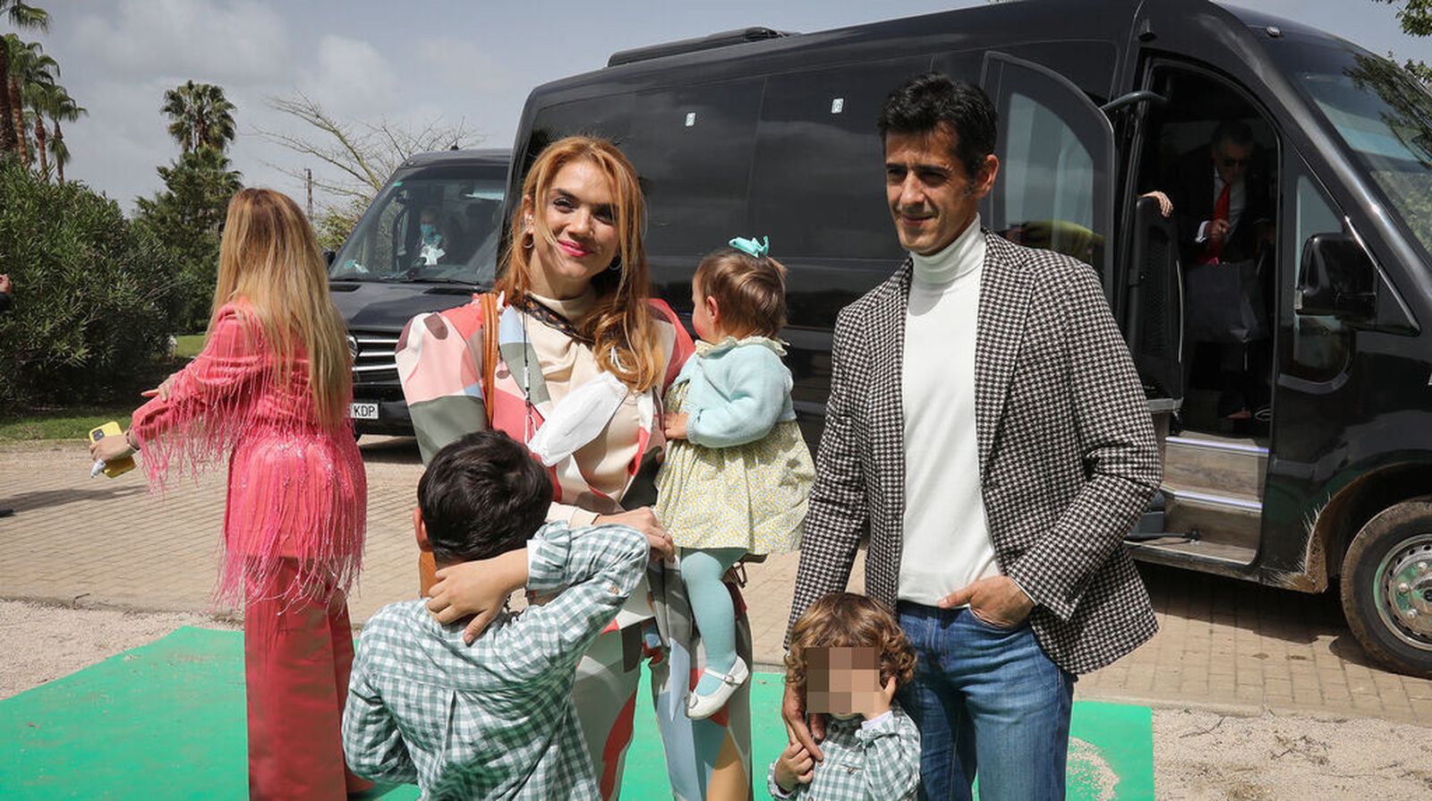 Artistas, políticos y empresarios en el bautizo de los nietos de José Luis López en Jerez