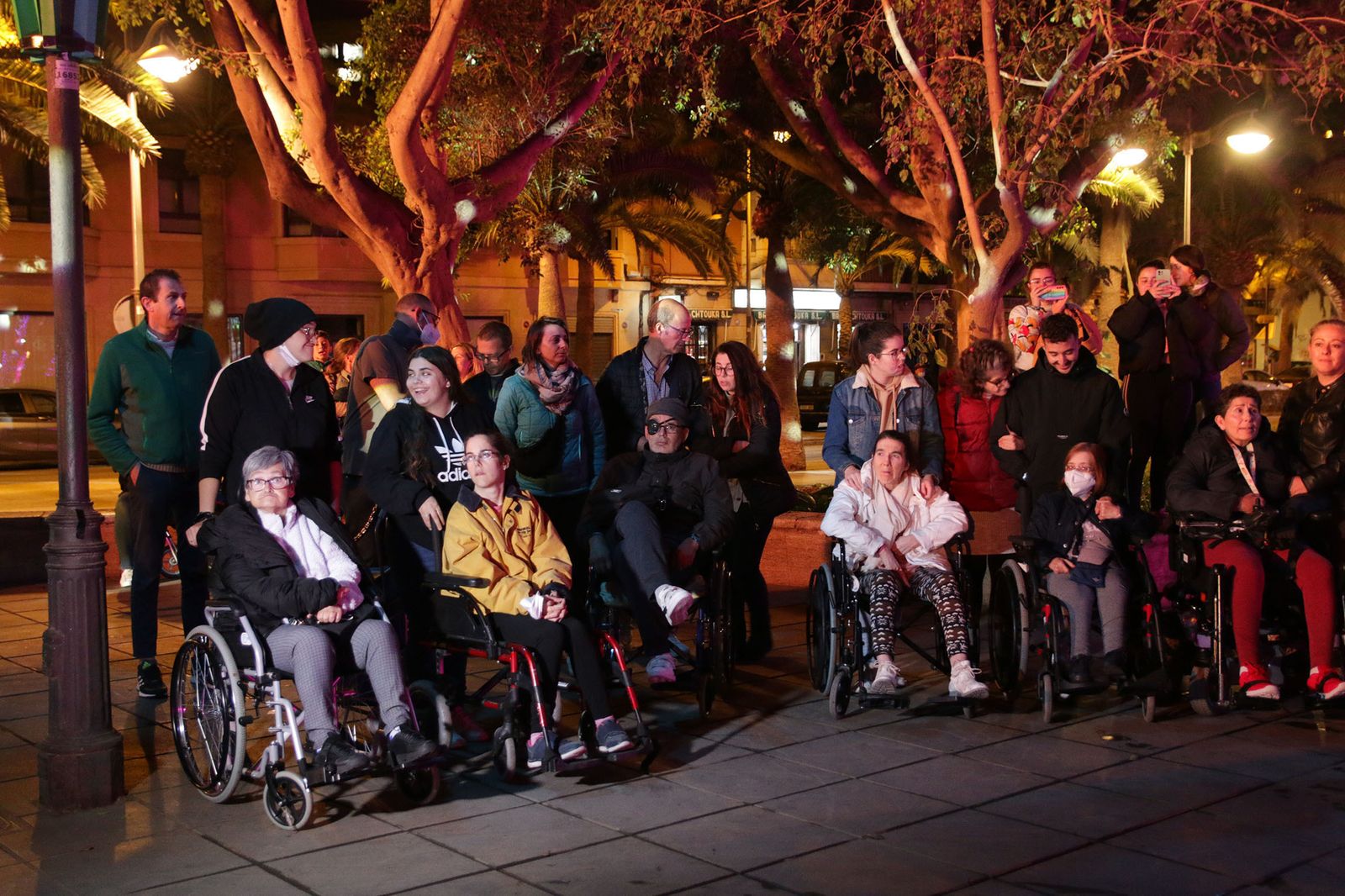 Así brilla el parque Nicolás Salmerón con el espectáculo 'Posidonia'