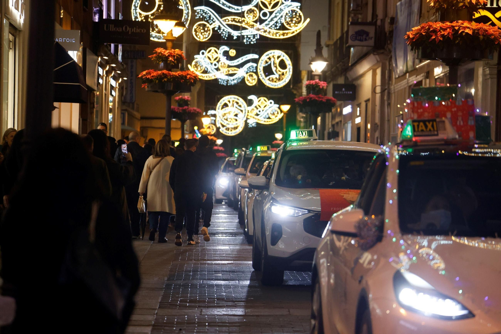 Las mejores imágenes del Paseo de la Ilusión por las calles de Córdoba