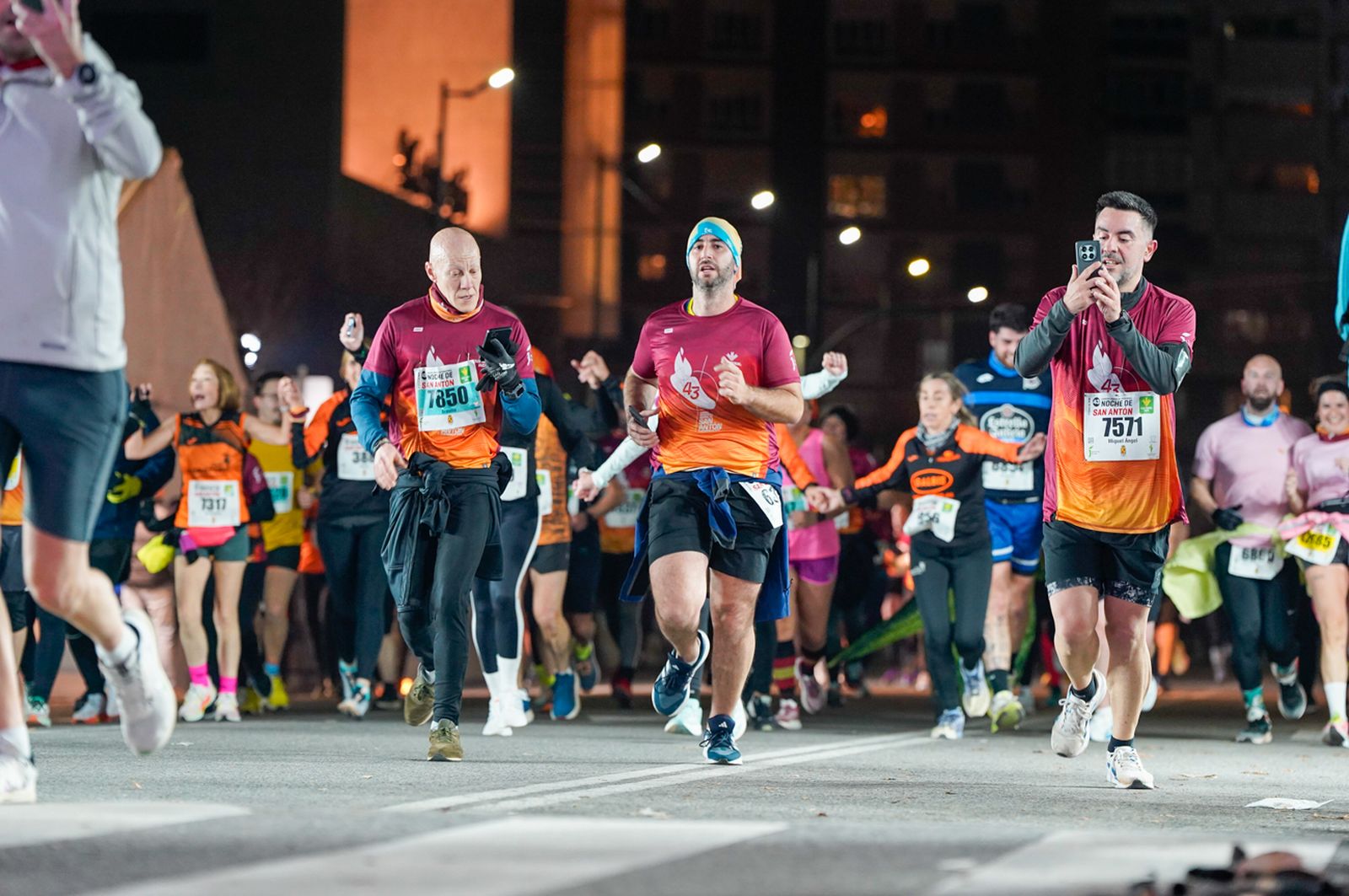 En imágenes: búscate en tu llegada a meta de la Carrera de San Antón 2026 (19)