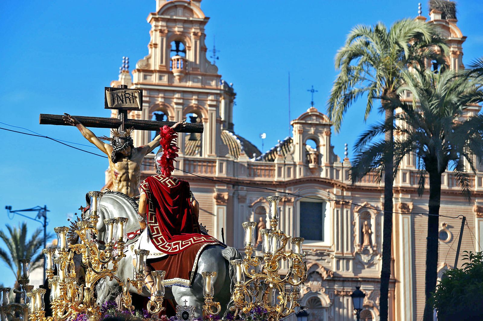 Imágenes de la procesión de la hermandad de la Lanzada de Huelva