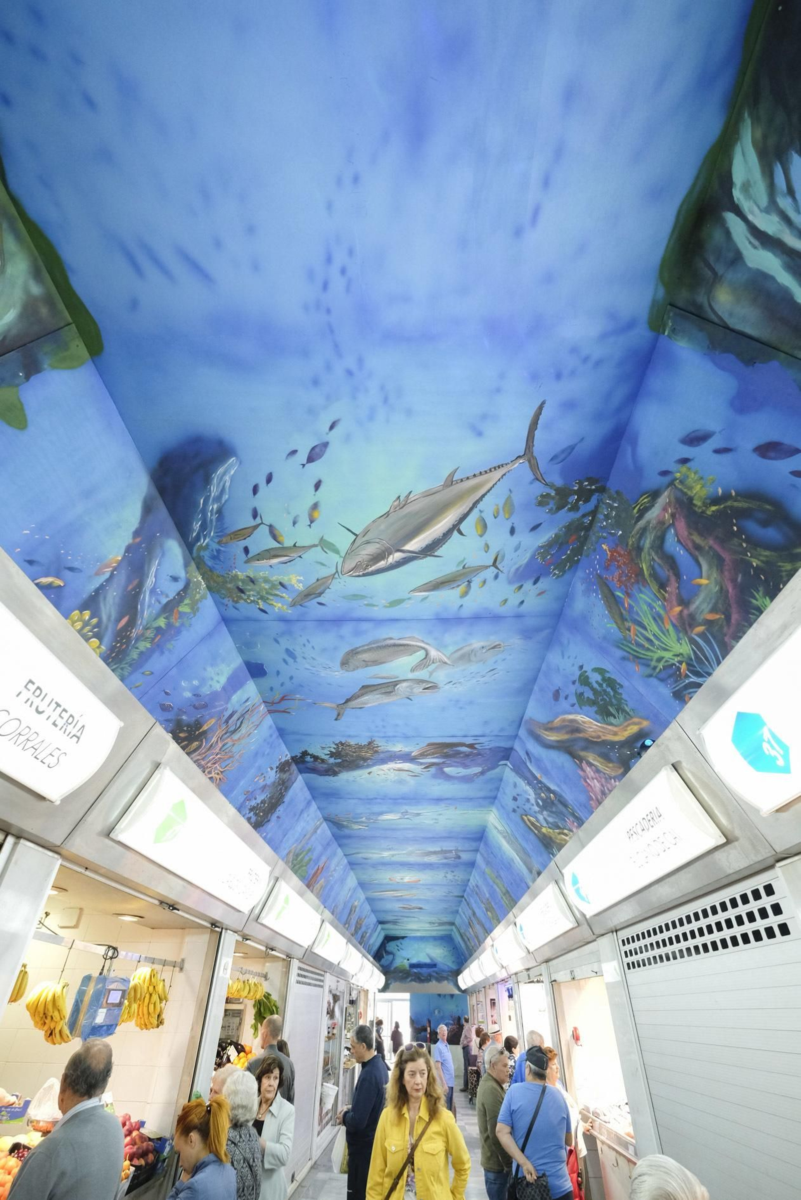 Inaugurada la nueva decoración del mercado Virgen del Rosario