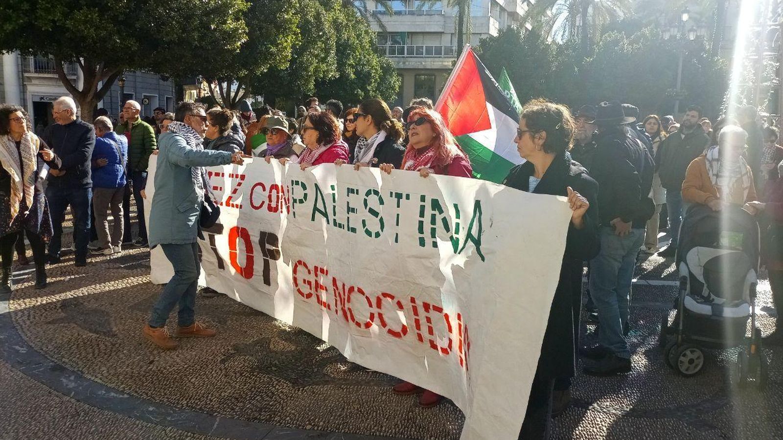 La manifestación de apoyo a Palestina, en la Plaza del Arenal.