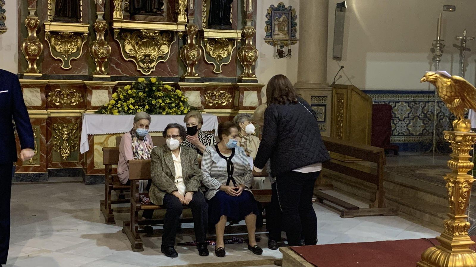 Vecinos del Cerro esperaban ayer la visita del Señor