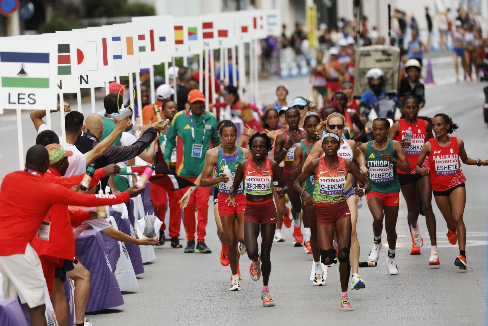 Las mejores imágenes del triunfo de Seville en 100 metros y del resto del Mundial de atletismo