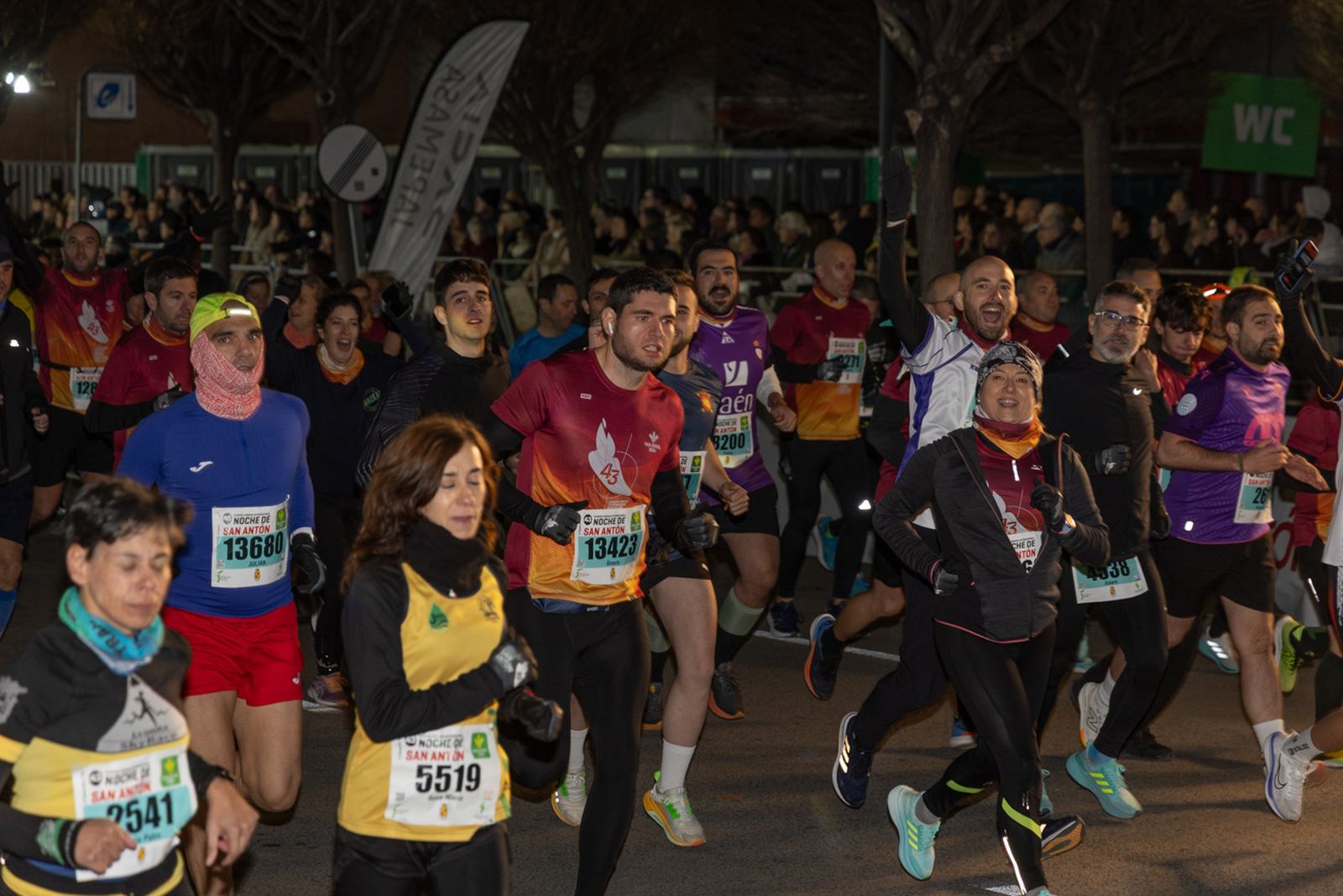 Encuéntrate en la salida de la Carrera de San Antón 2026, en imágenes (2)