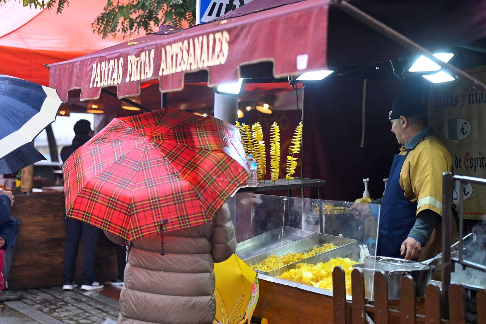 La lluvia desluce el último día del Mercado Andalusí