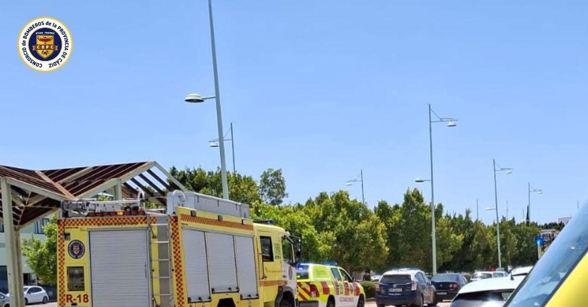 Herido un trabajador en El Puerto al caer desde el techo de una nave de ...