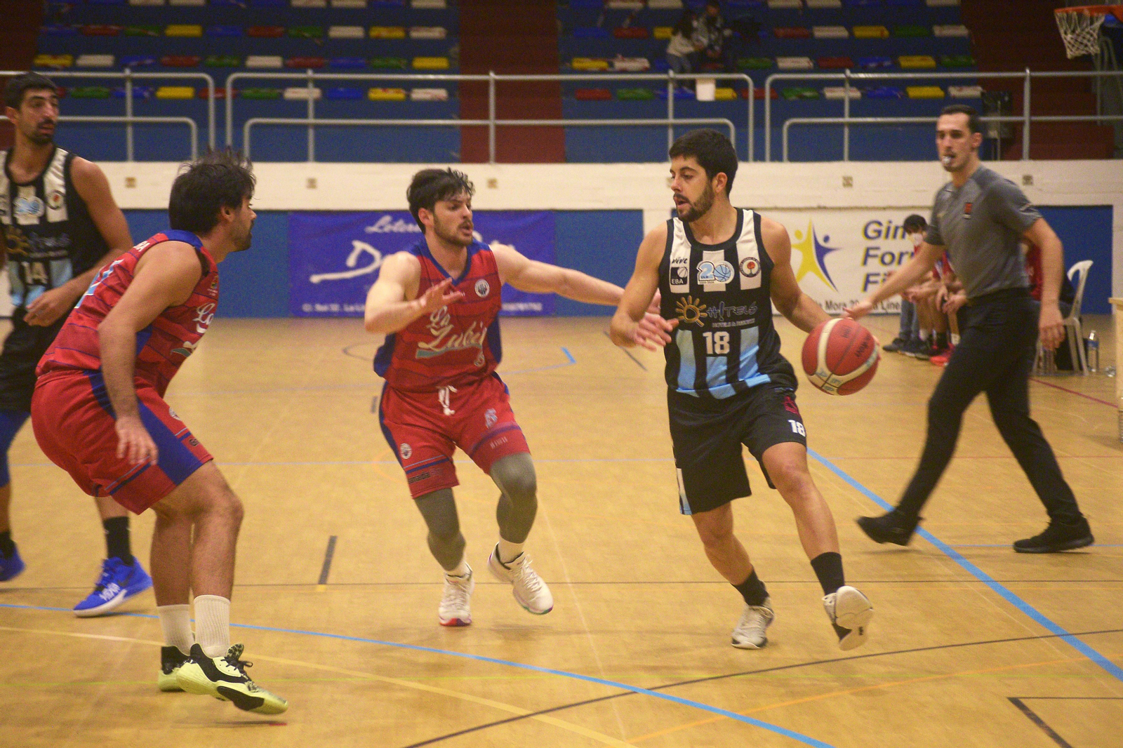 Paritdo entre  la Unión linense  de balocesto y CB La Zubia