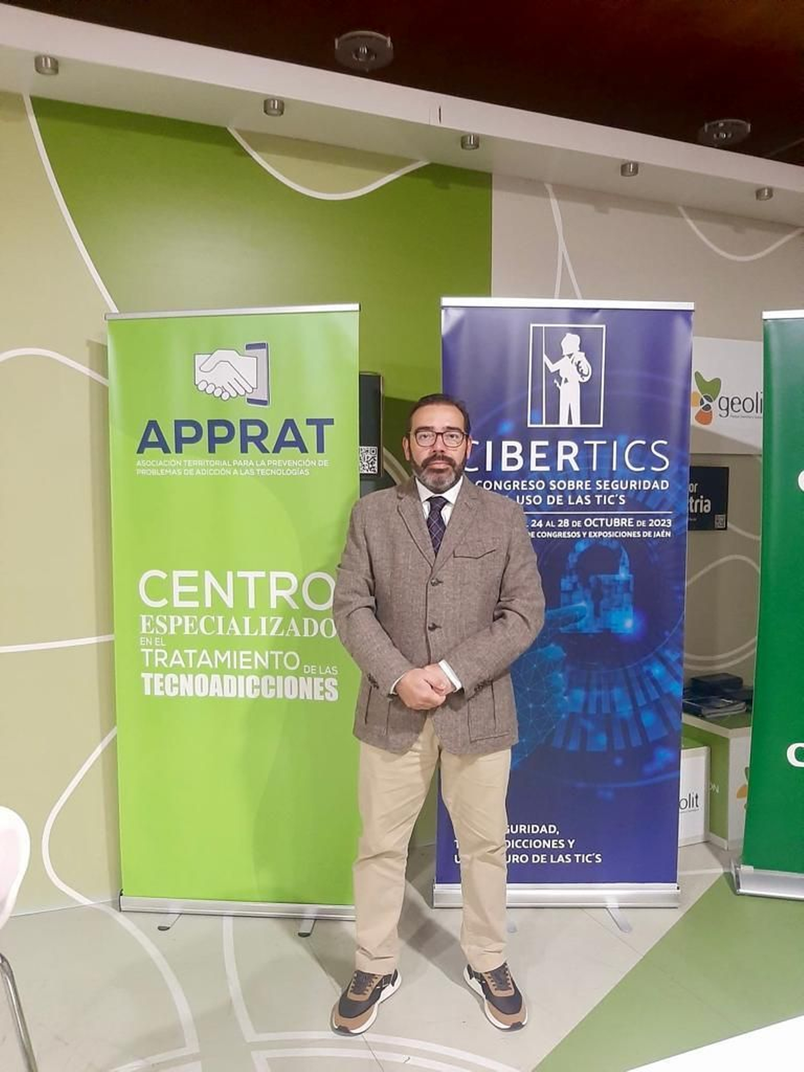 Rafael Estrella en el Congreso sobre seguridad en el uros de las TIC