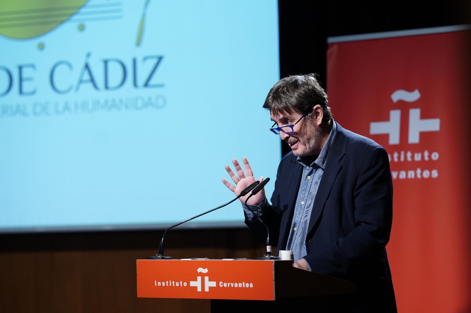 Las imágenes de la presentación de la candidatura del Carnaval de Cádiz a Patrimonio Cultural Inmaterial de la Humanidad.