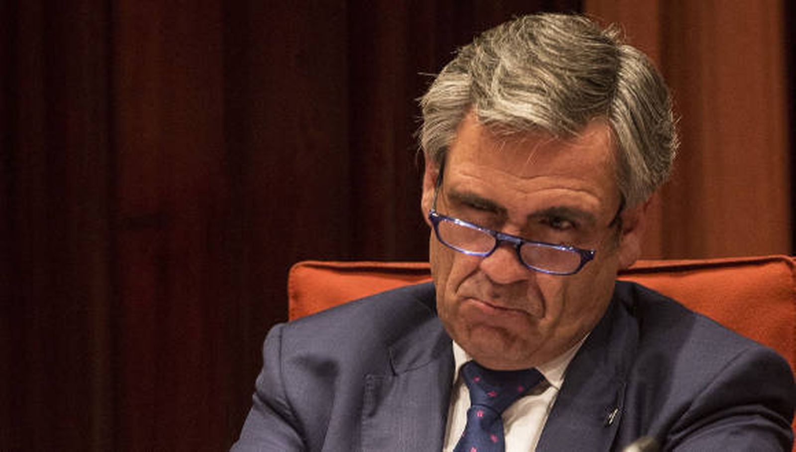 De Alfonso reta al 'Parlament' y lanza sospechas sobre todos los partidos políticos