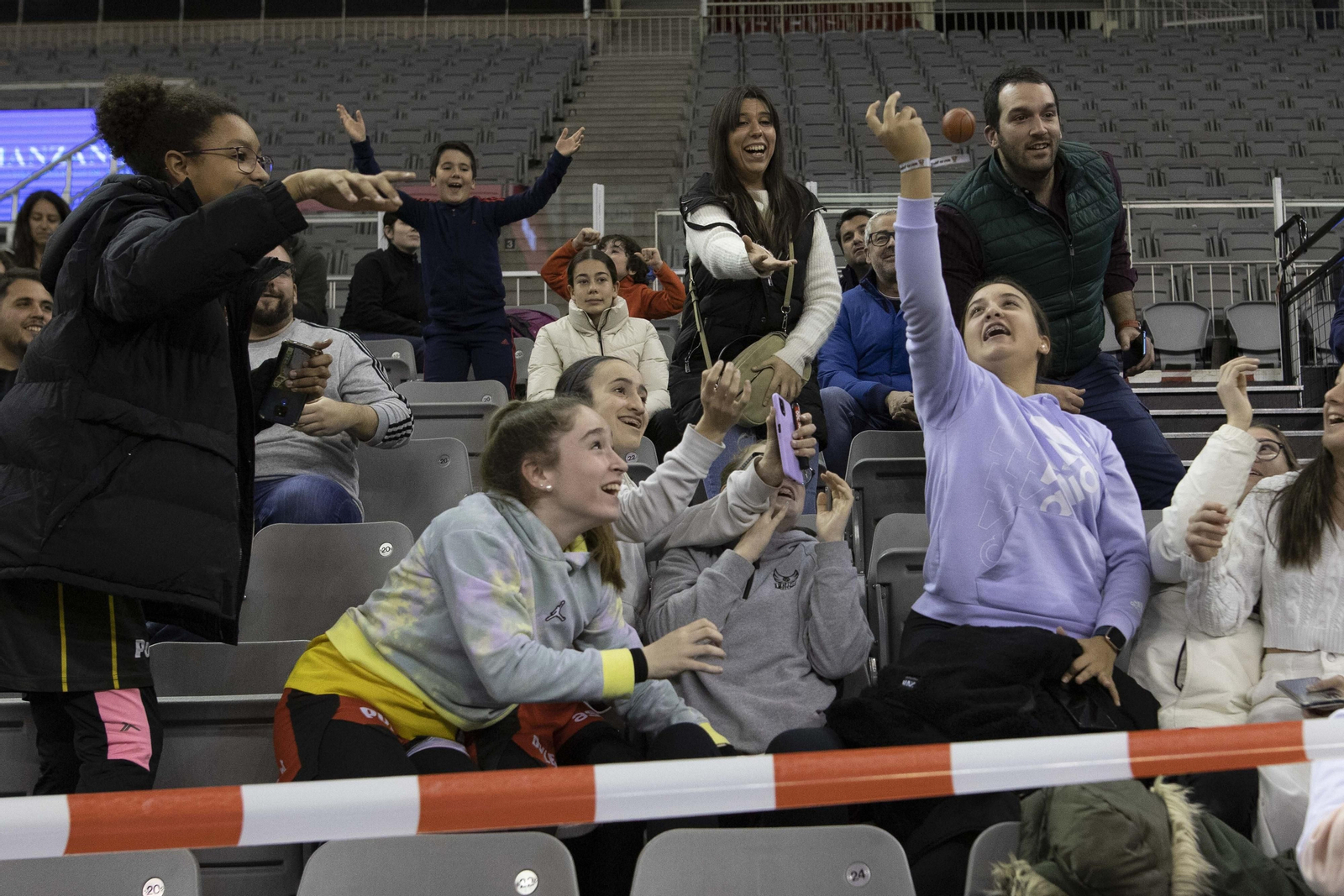Las imágenes del primer Fénix Game del Covirán Granada