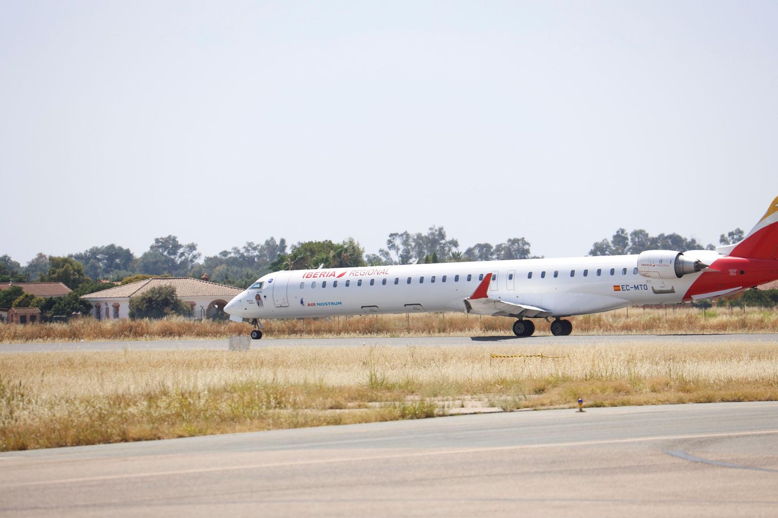 Los primeros vuelos comerciales en el aeropuerto de Córdoba, en fotografías