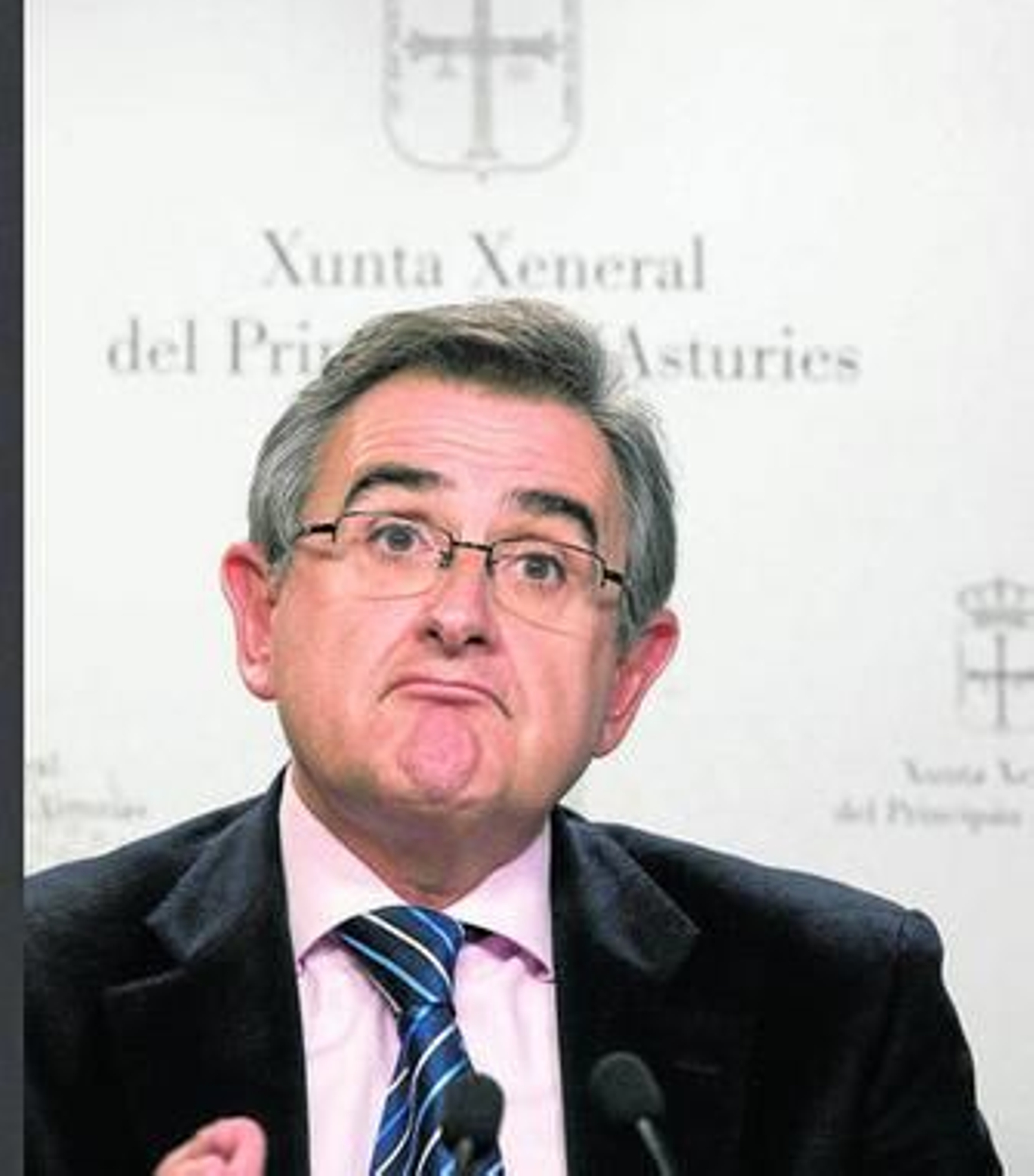 El presidente del PP asturiano, Ovidio Sánchez, durante la rueda de prensa de ayer.