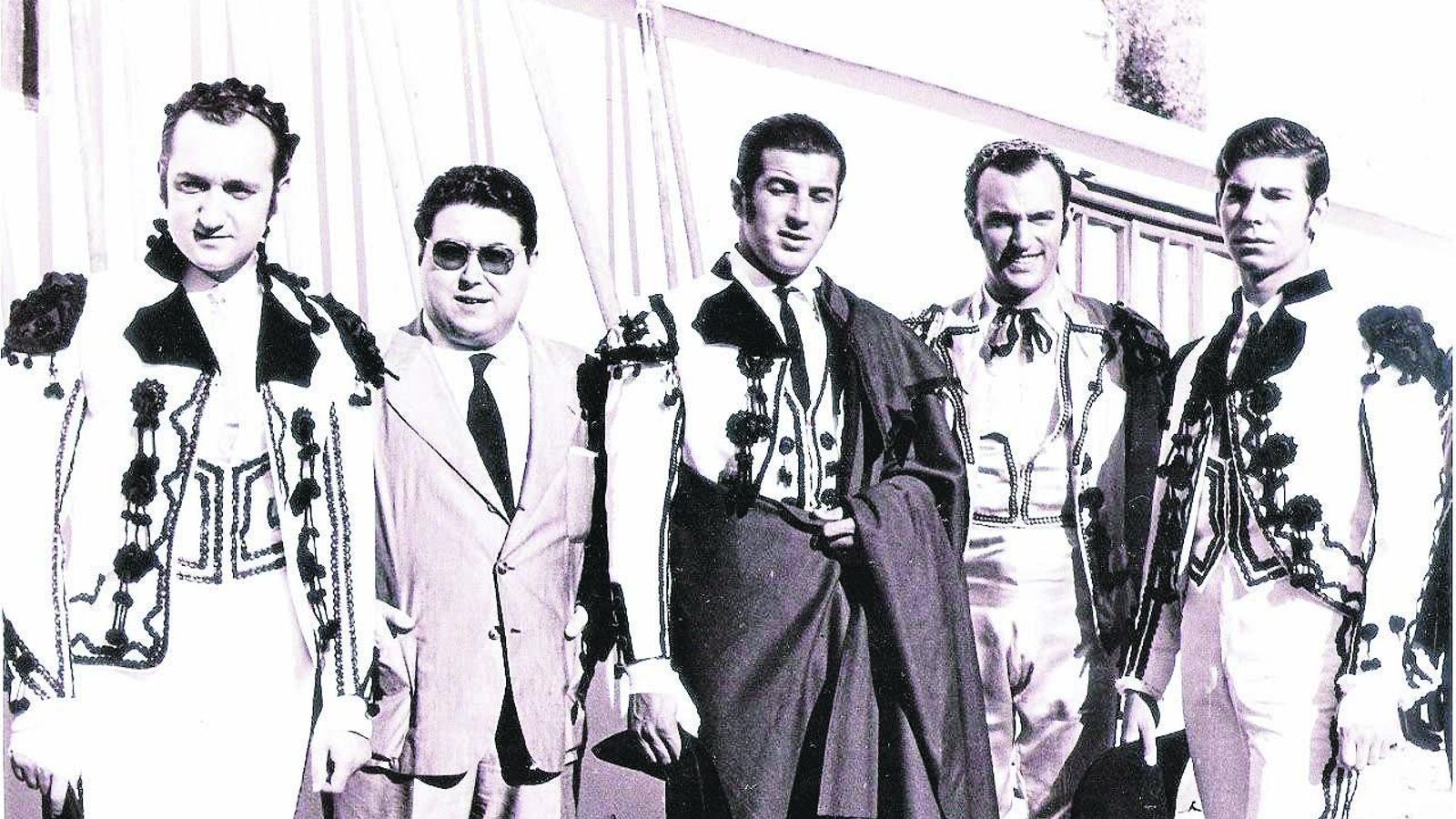 Rafael de Paula, el primero por la derecha, el día de su alternativa en 1960, en Ronda