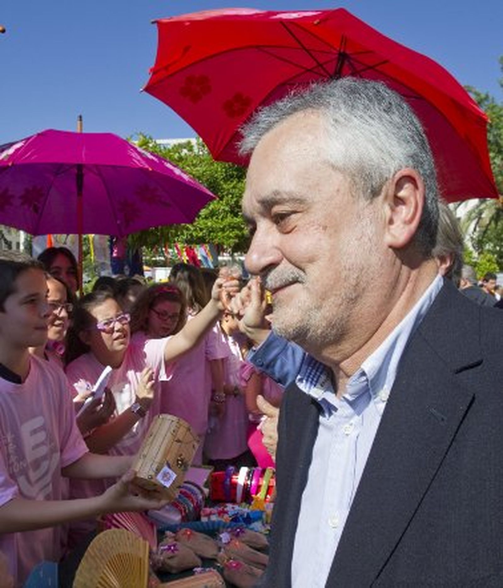 Griñán: "La renuncia de la candidata por Córdoba demuestra una vez más las mentiras del PP"