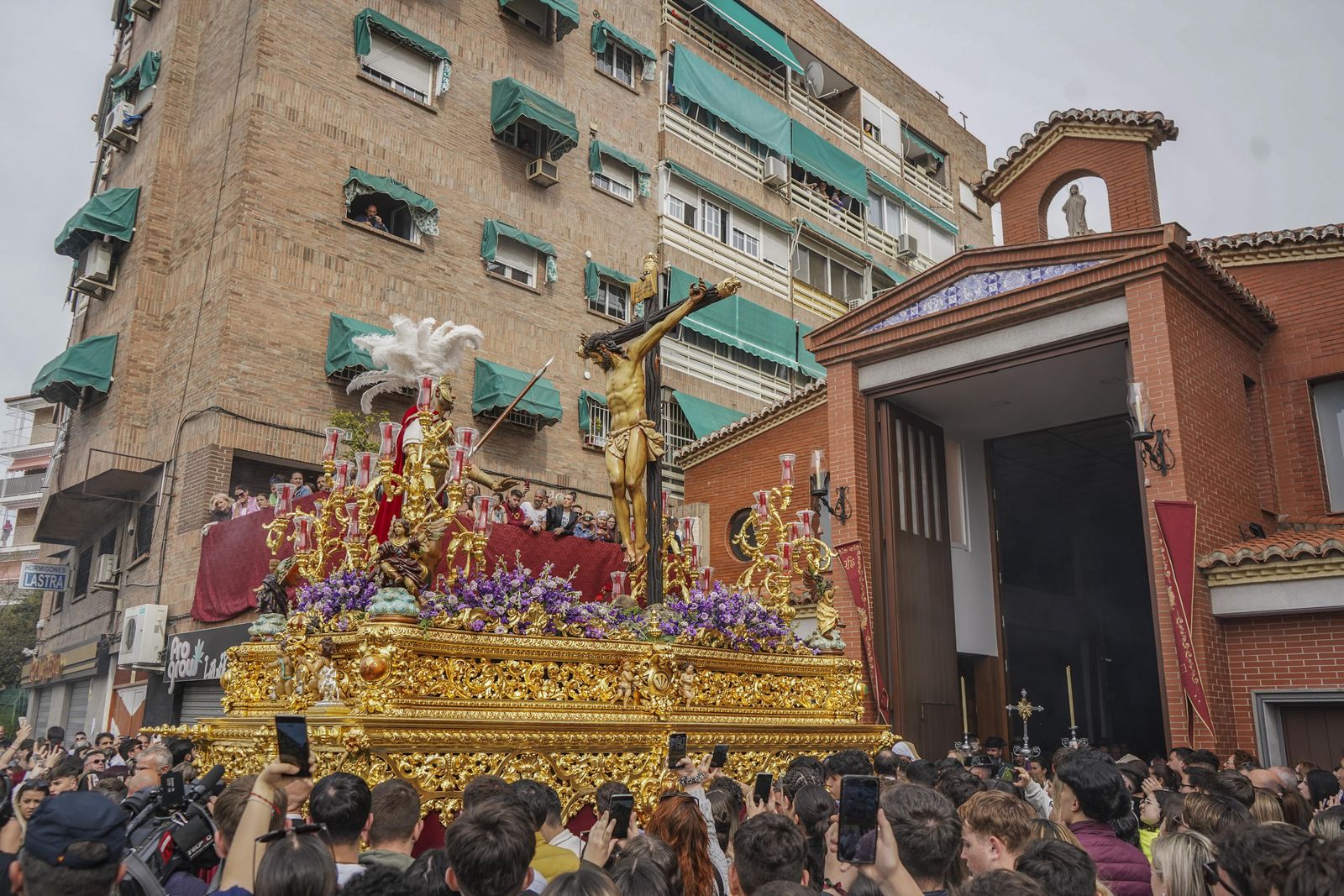 Las mejores fotos del Martes Santo en Granada