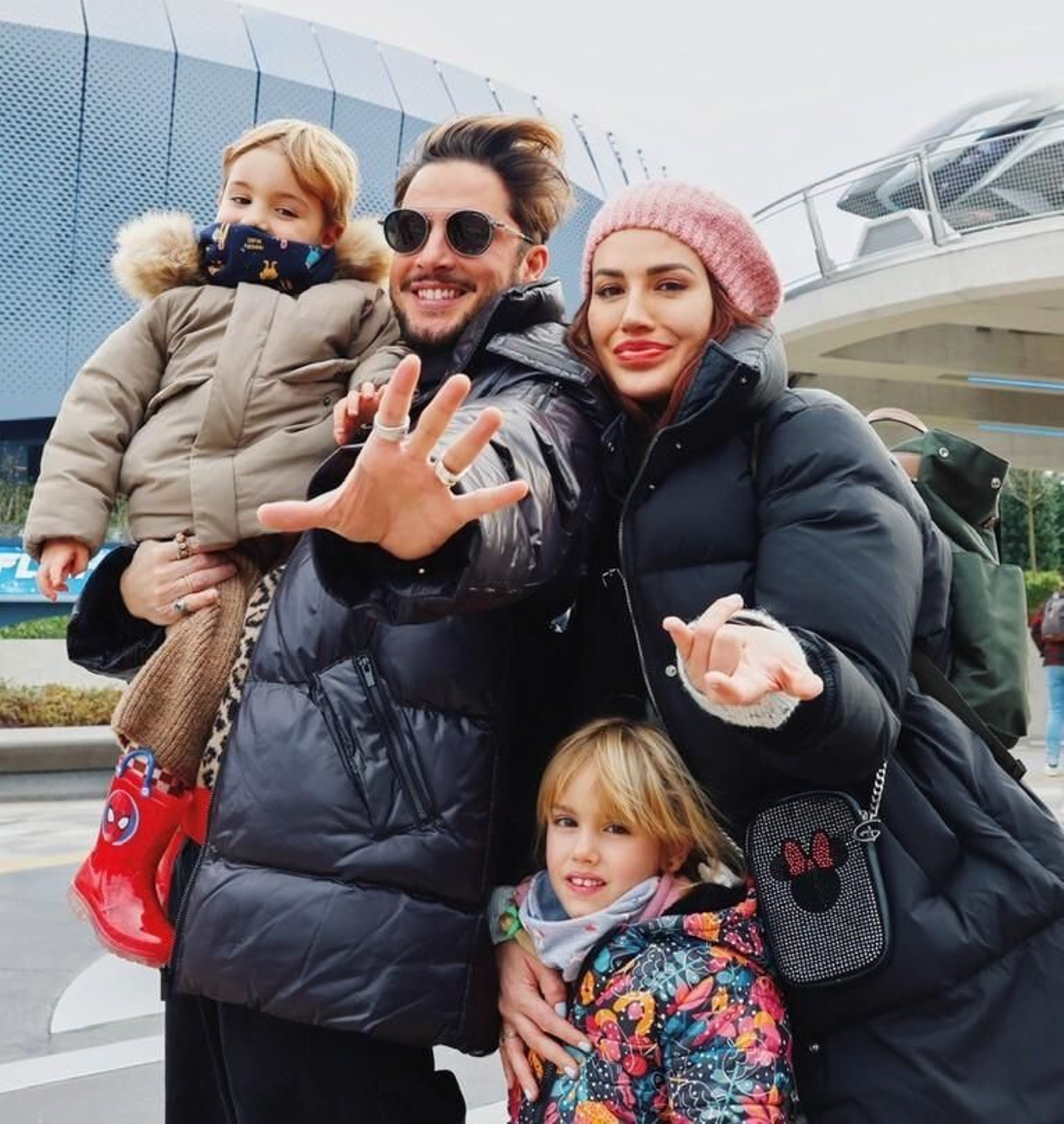 El entrañable viaje familiar de Manuel Carrasco a Disneyland Paris