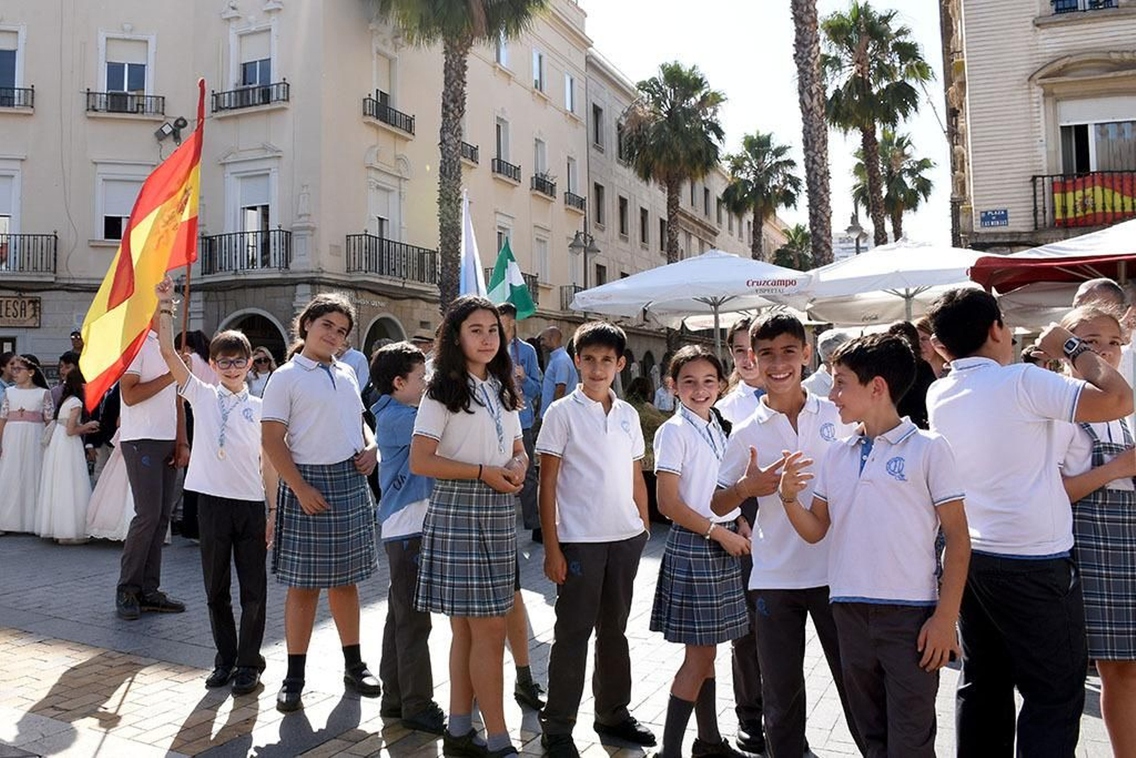 Imágenes de la procesión de la Virgen Milagrosa del colegio San Vicente de Paúl