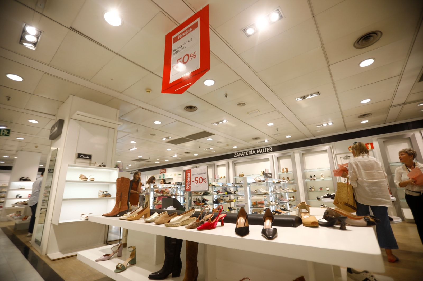 Arrancan las rebajas de verano en Córdoba, en imágenes