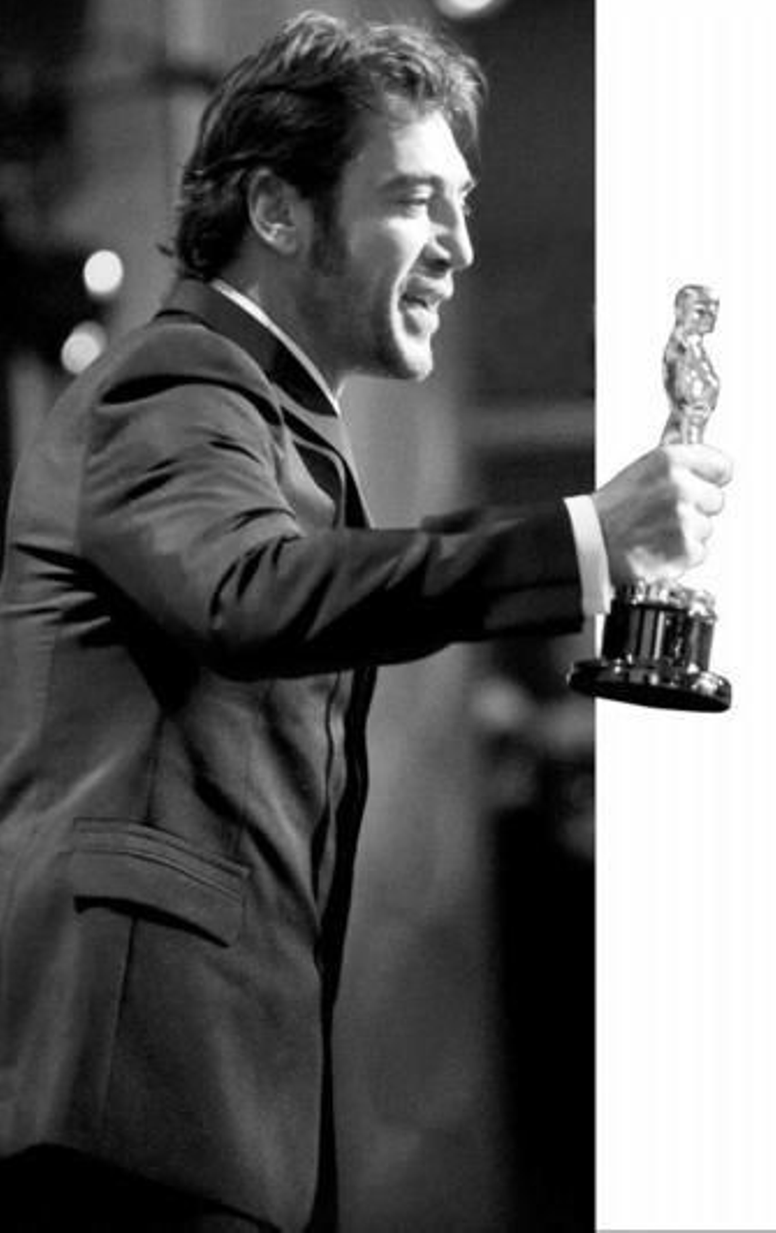 Javier Bardem agradece su Oscar al Mejor Actor de Reparto.
