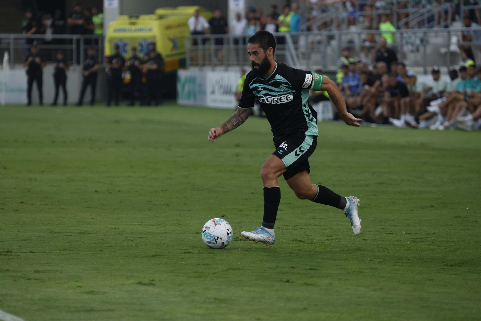 Las fotos del Betis-Como disputado en el Ciudad de La Línea (2-3)