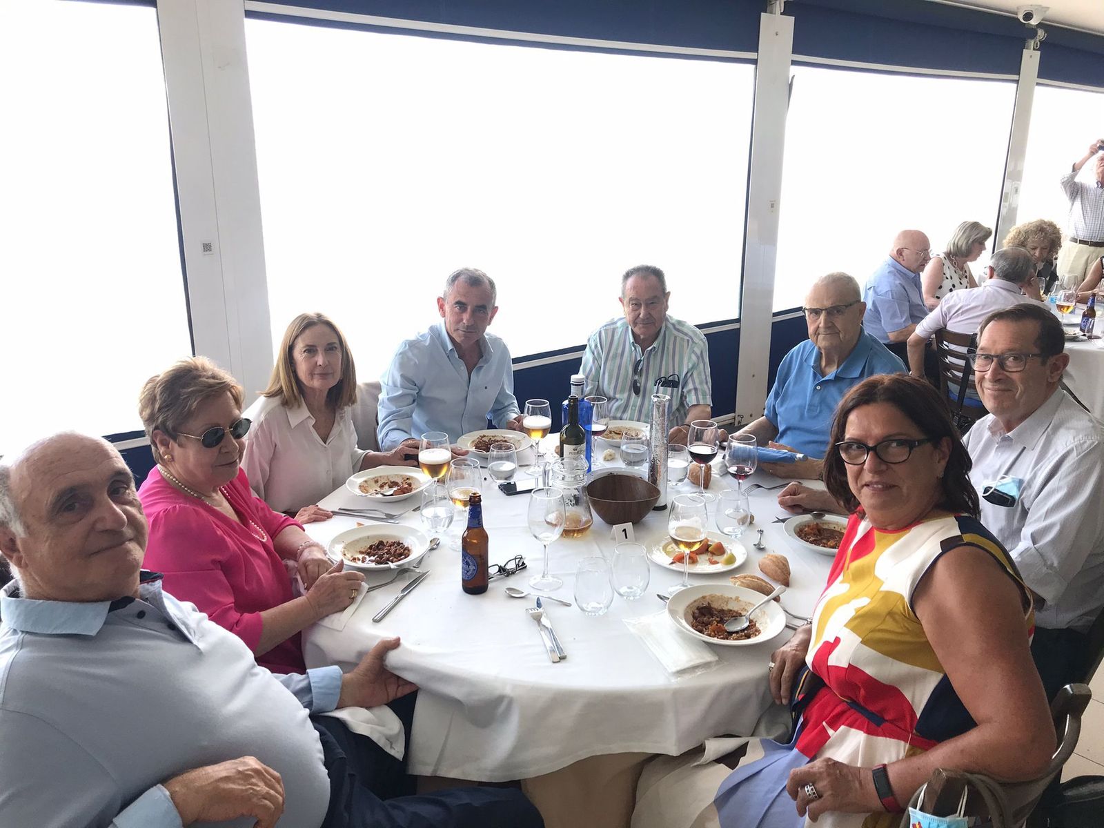 La comida tuvo lugar en el Restaurante La Lonja.