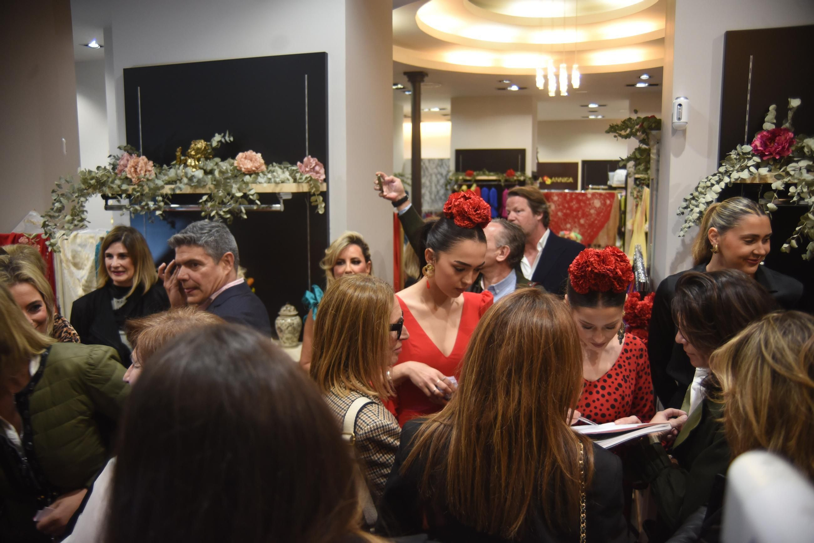 Las mejores imágenes de la presentación de la nueva colección de flamenca de La Annica