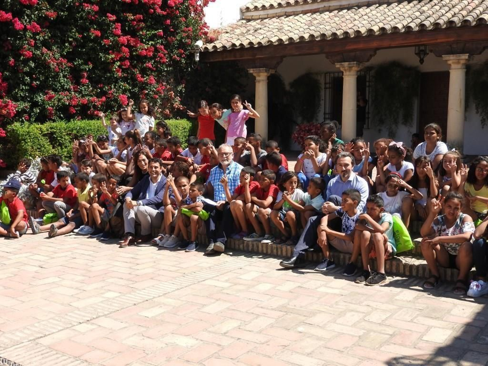 Grupo de niños saharauis, en una visita al Palacio de Viana este verano.