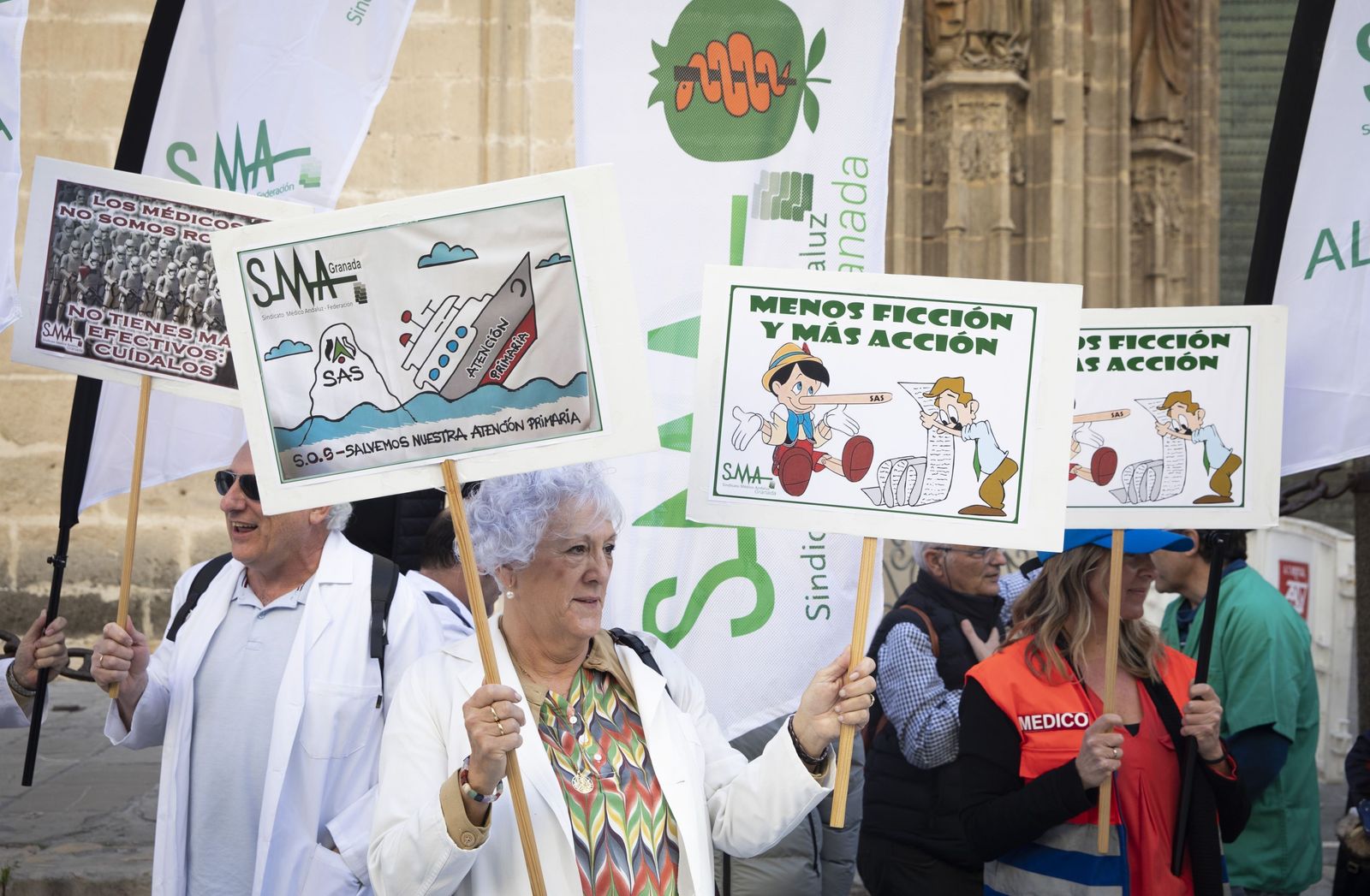 Protesta del SMA ante la sede del Servicio Andaluz de Salud.