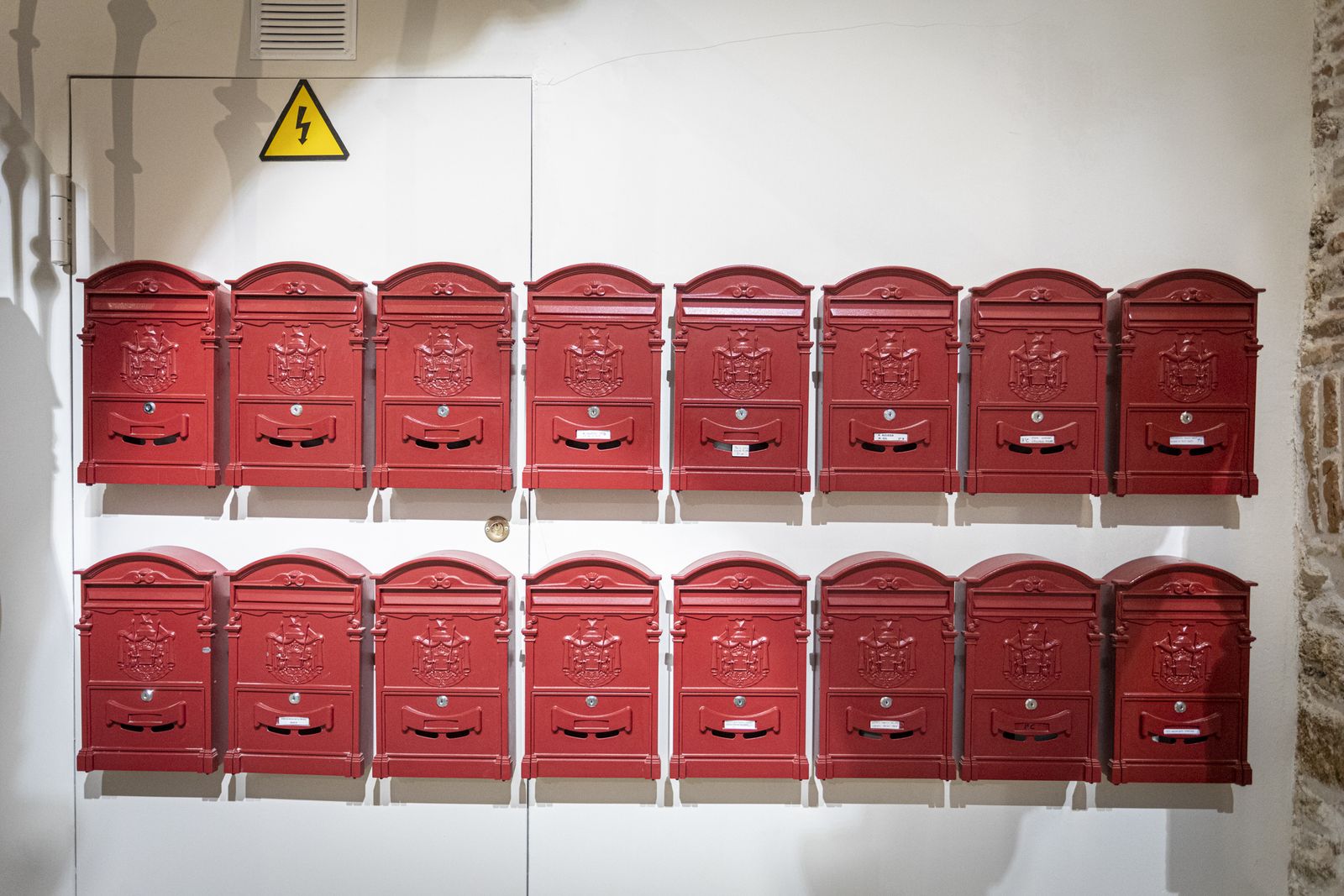 Detalles de la rehabilitación integral de finca en Conde O´Reilly esquina Costa Rica