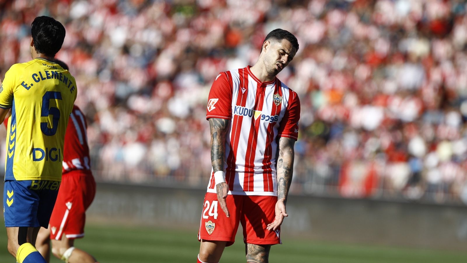 El Almería se deja el ascenso directo en las grandes citas de la temporada