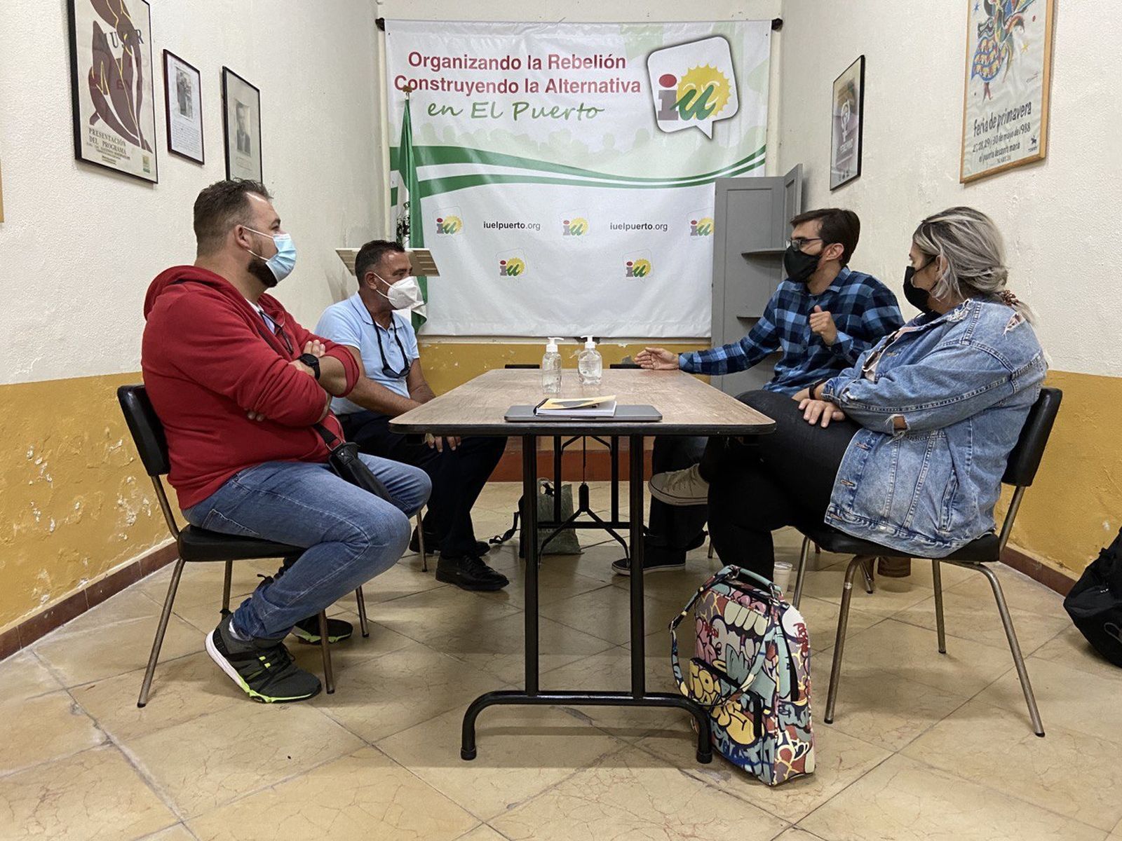 La reunión de IU con miembros del comité de la empresa de autobuses urbanos.