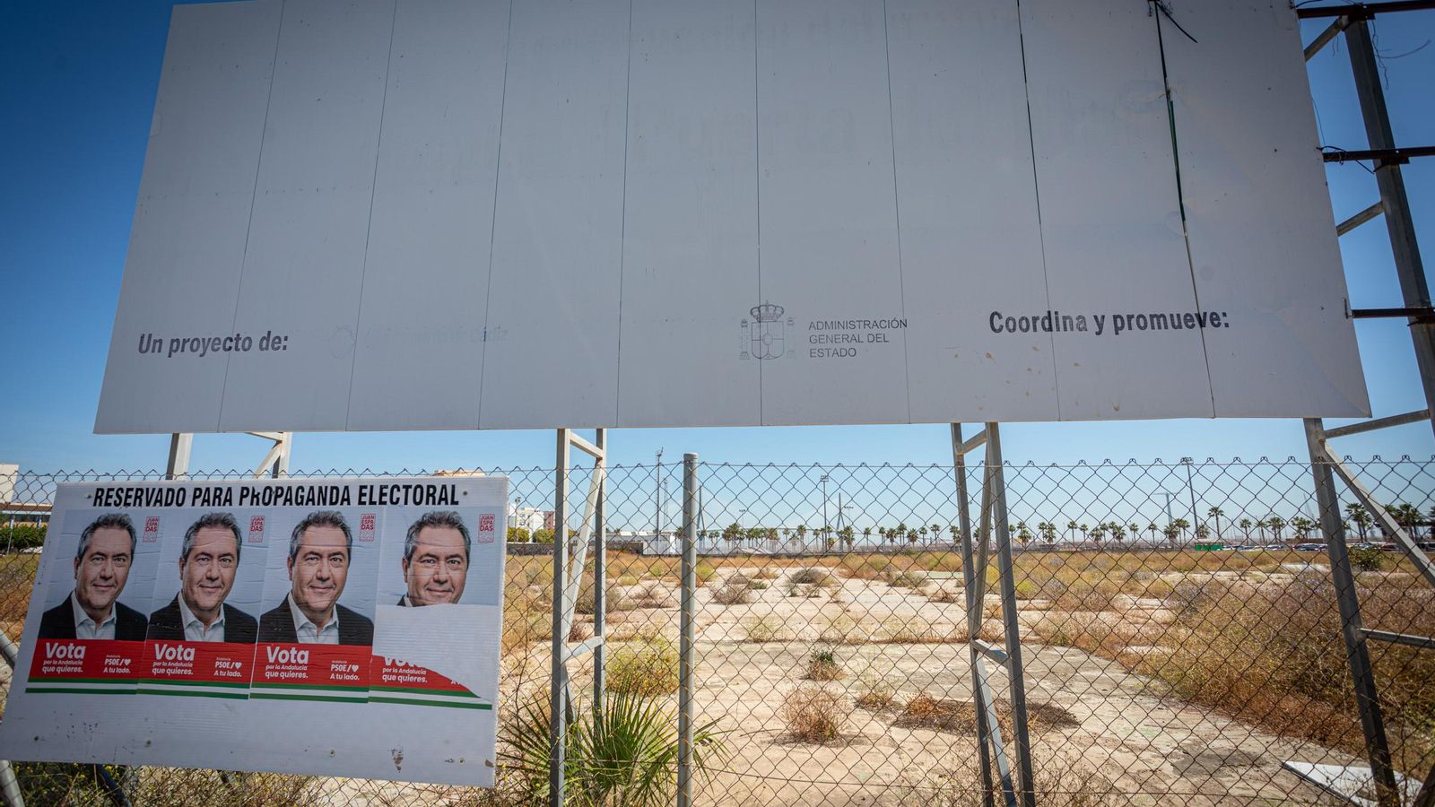 Cartel del hospital en la que ya no aparece que allí se va a hacer un centro sanitario.