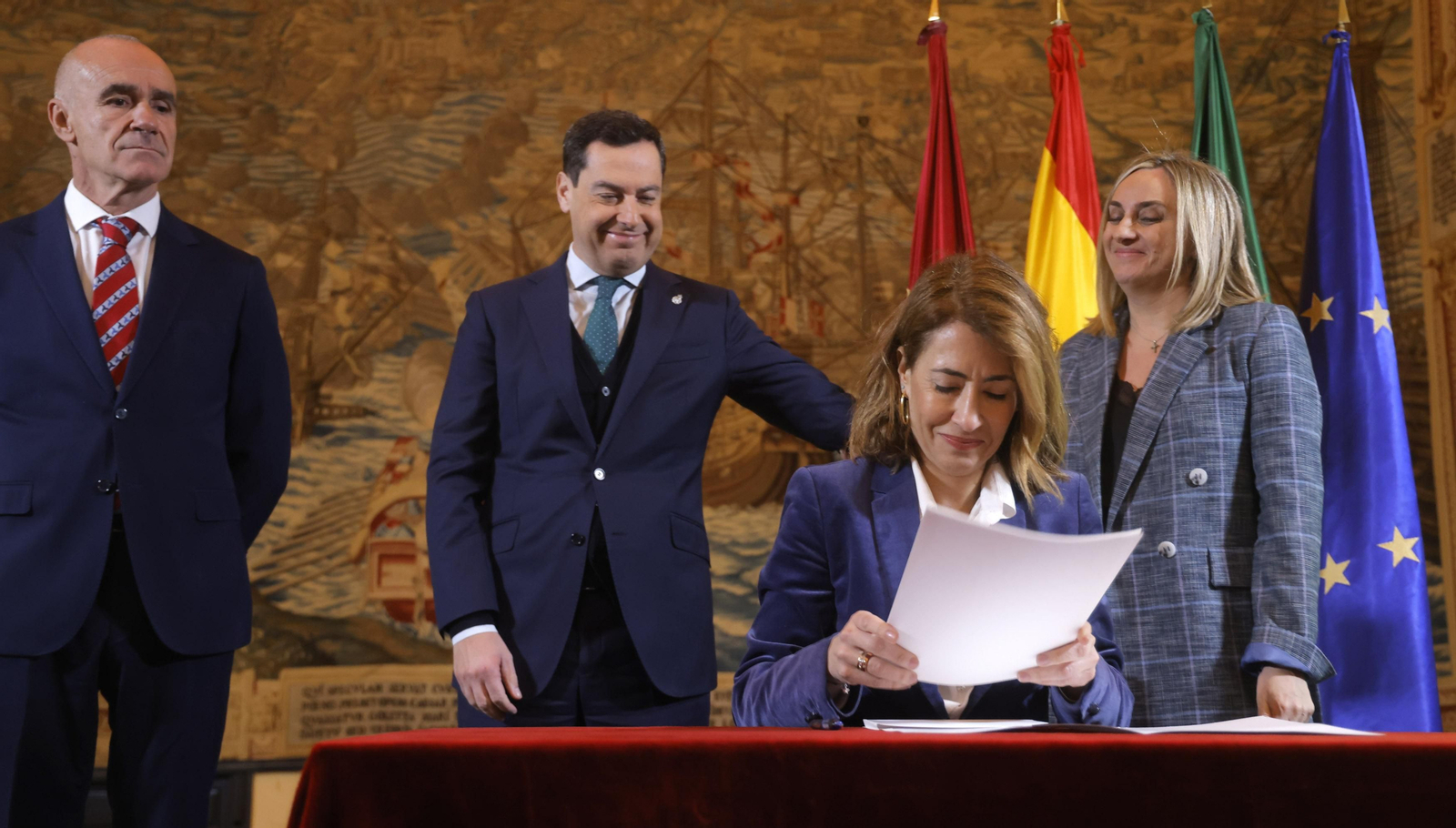 La firma histórica para construir la línea 3 del Metro de Sevilla, en imágenes
