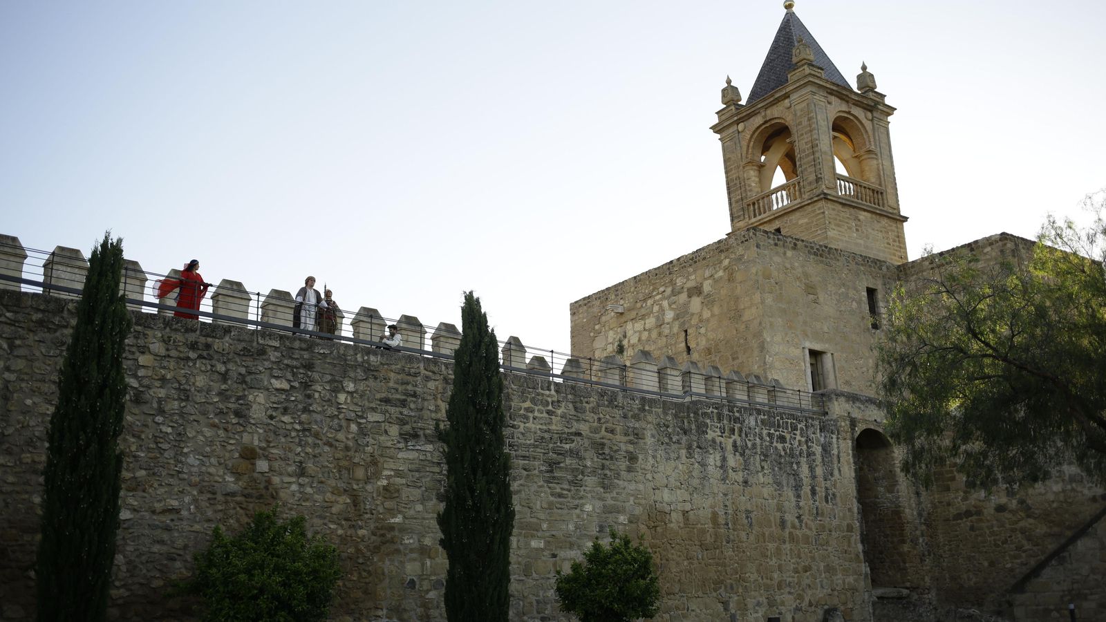 La Alcazaba de Antequera se mantiene atenta.