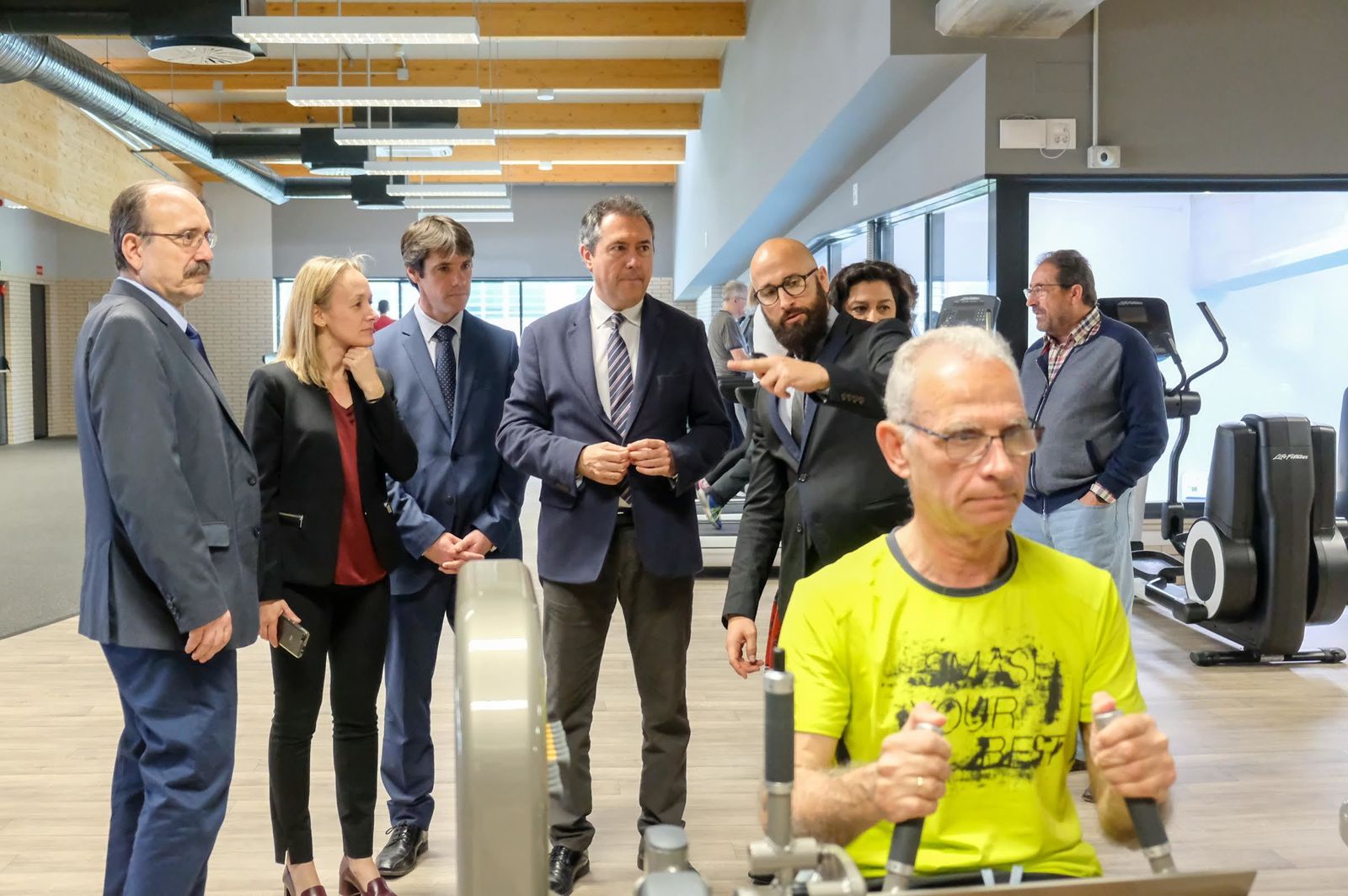 Espadas visita las instalaciones del centro deportivo, en funcionamiento desde febrero.