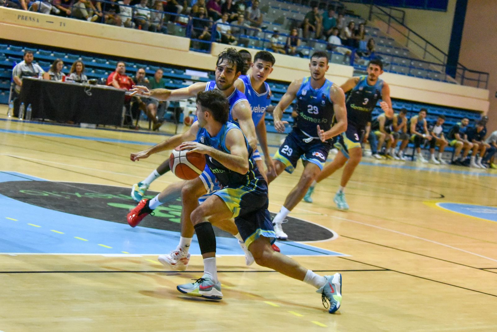 Las fotos del Udea - Ciudad de Huelva de la Copa Diputación de baloncesto