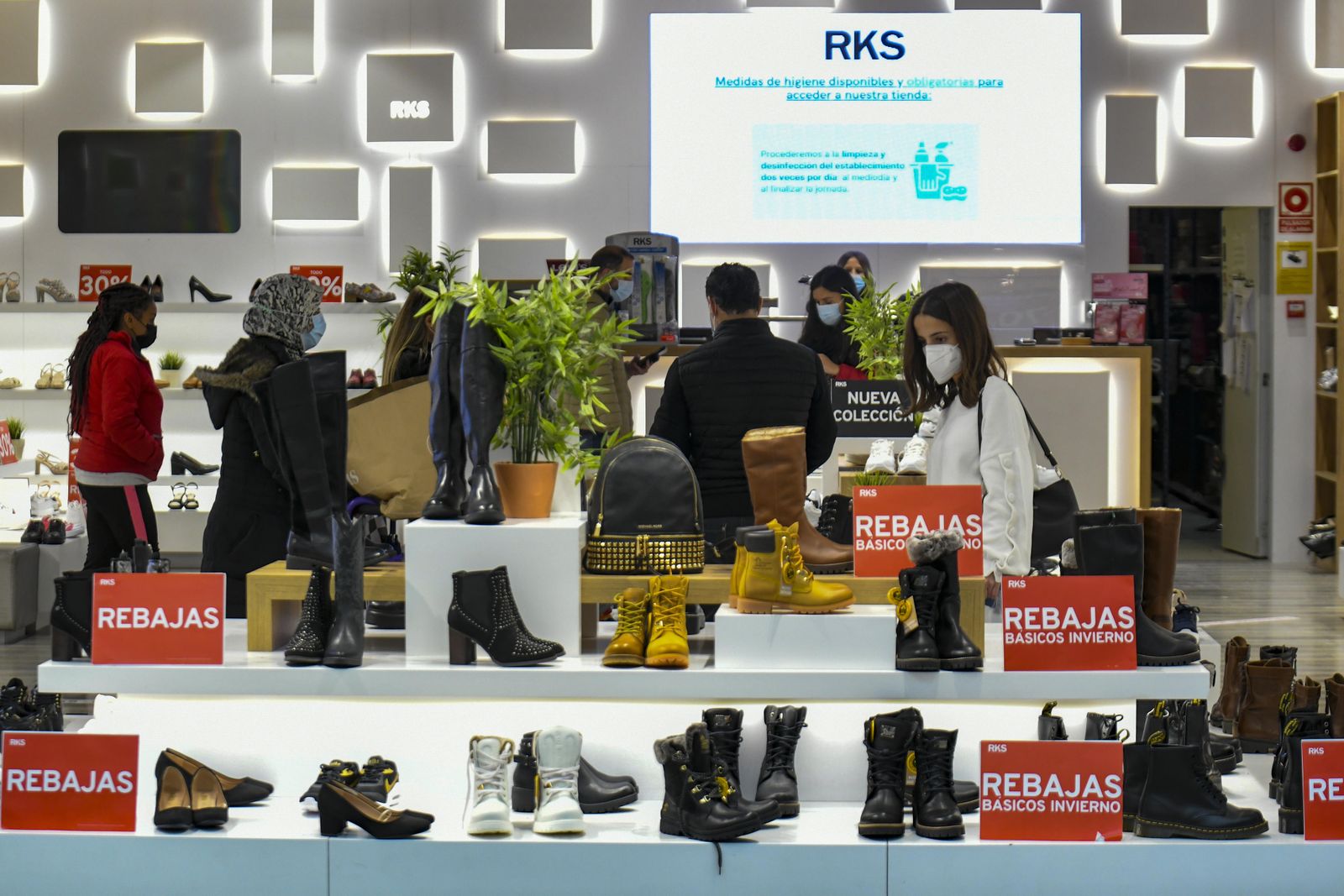 Fotos: las rebajas en el Nevada Shopping de Granada