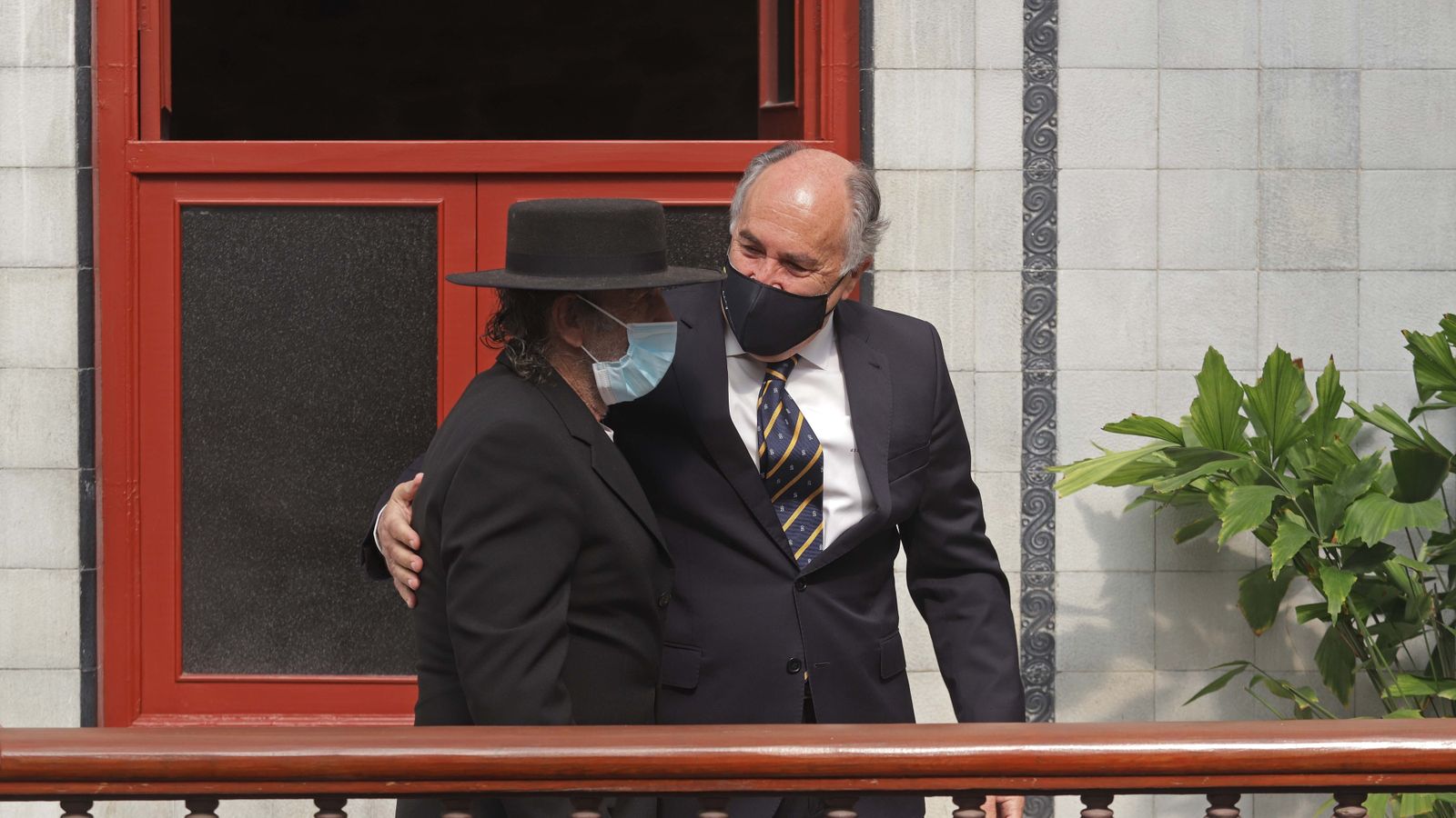 Fotos de la imposición de la insignia de Algeciras a El Lolo