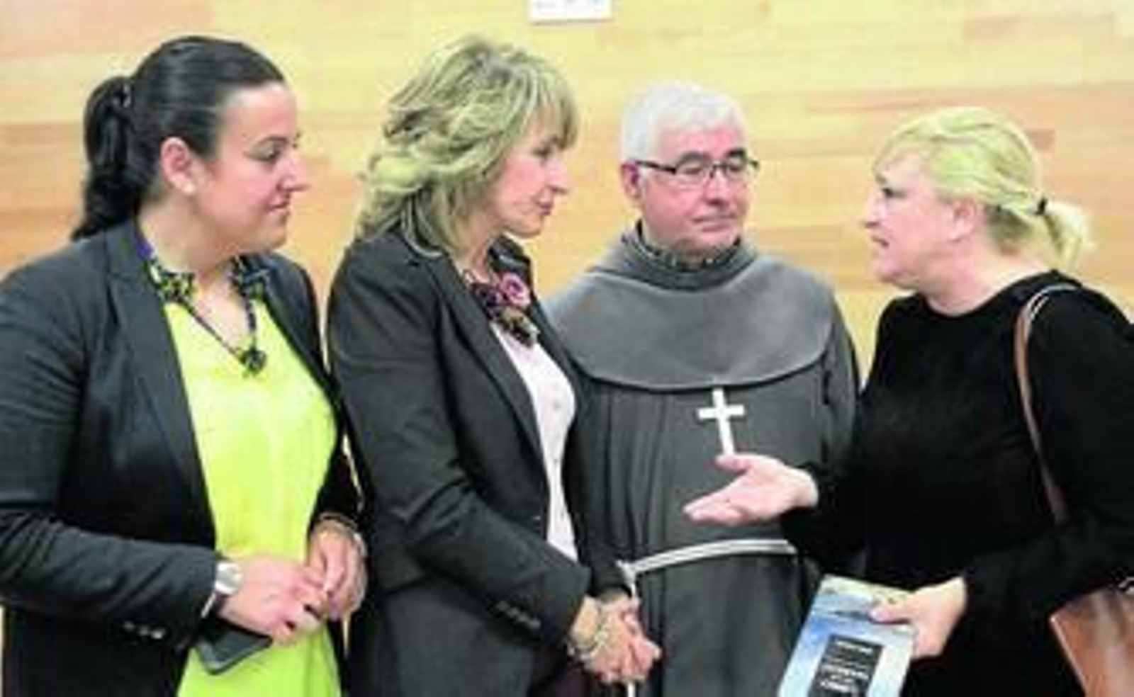 Presentación de ayer en Algeciras de 'El libro de las mareas', de Hilda Martín.